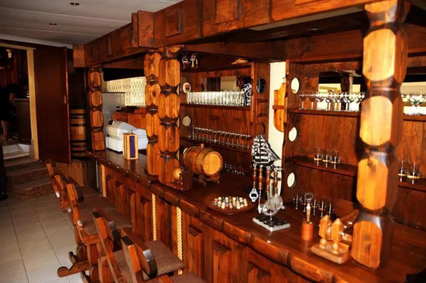 Lounge or bar in Hoyohoyo Chartwell Lodge