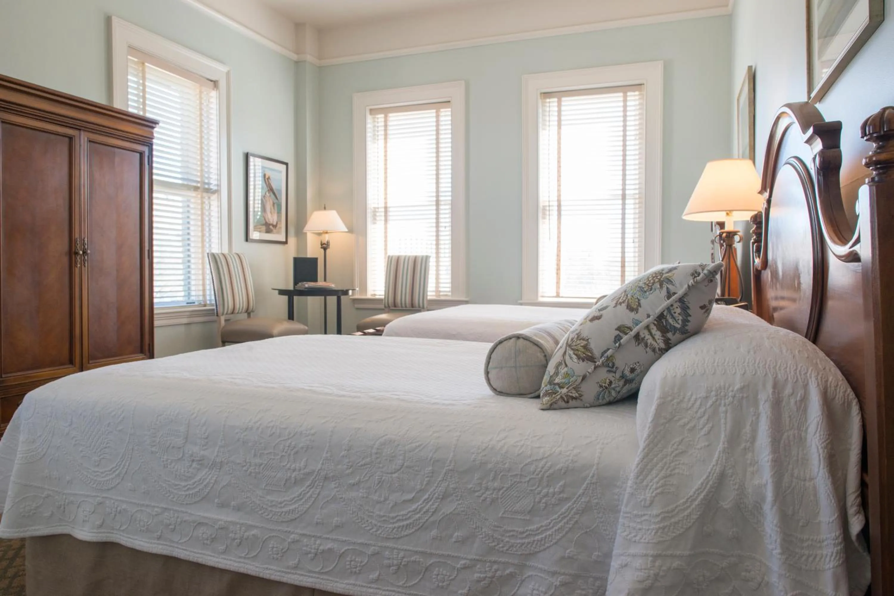 Seating area, Bed in Fulton Lane Inn