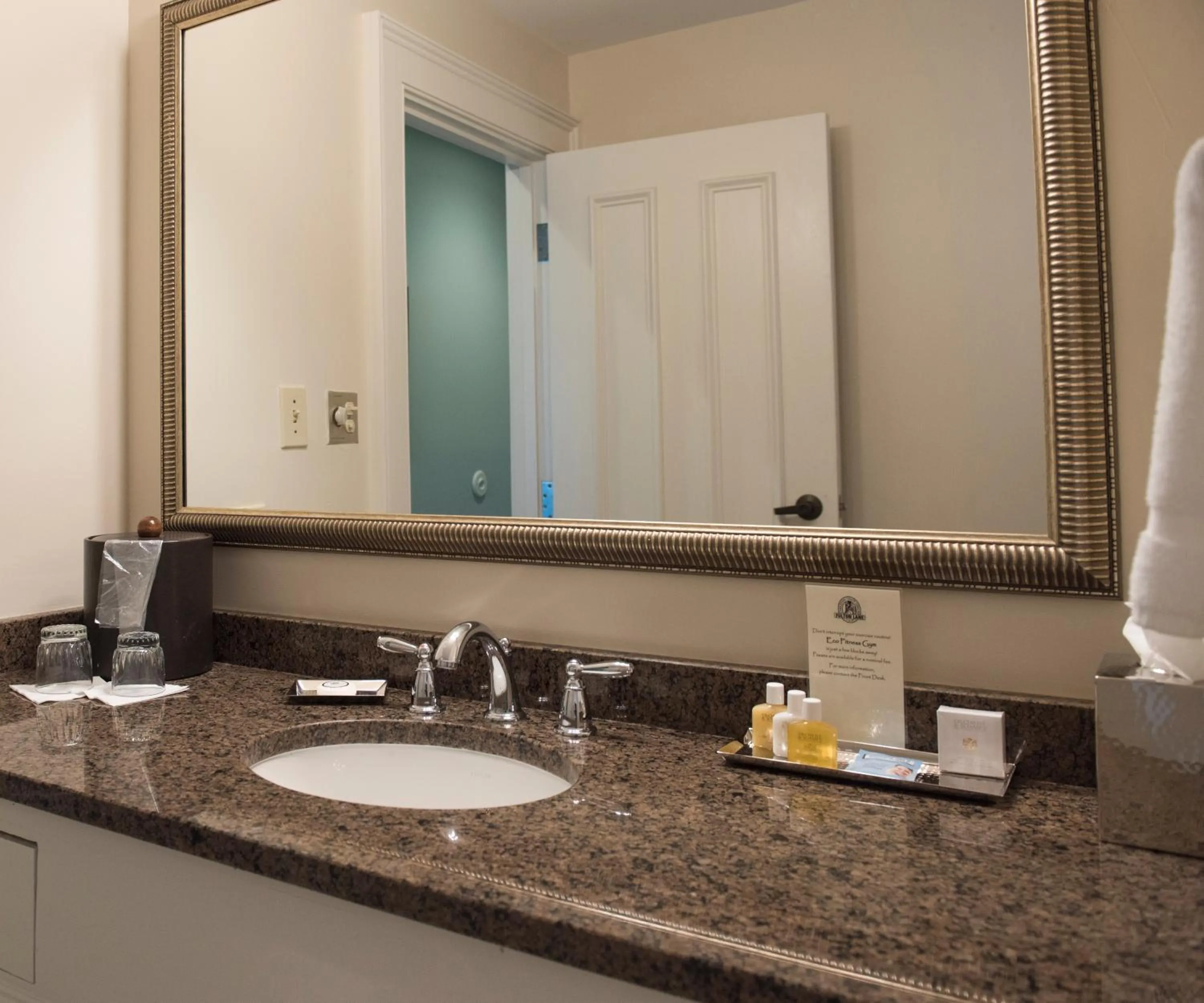 Bathroom in Fulton Lane Inn