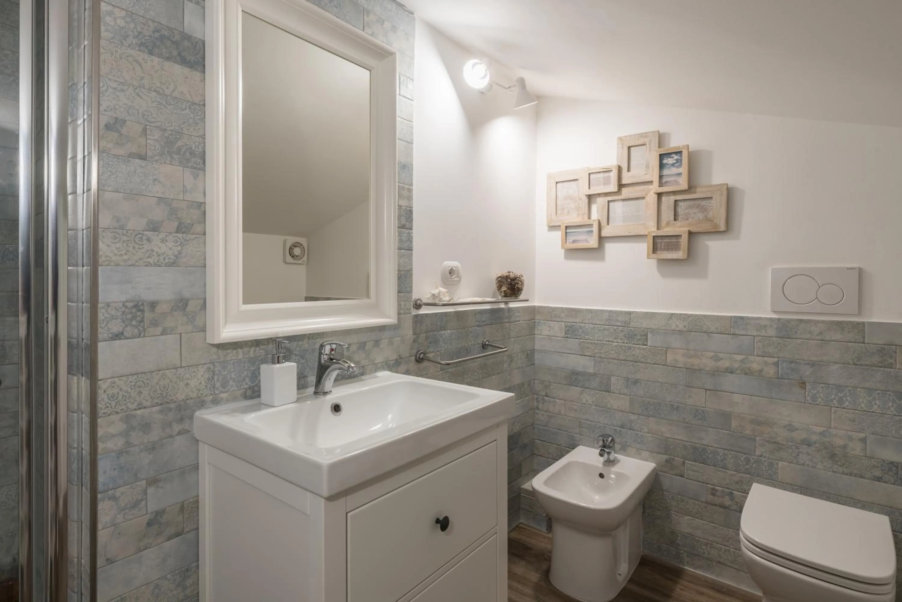 Shower in B&B L'Ulivo Fiumicino