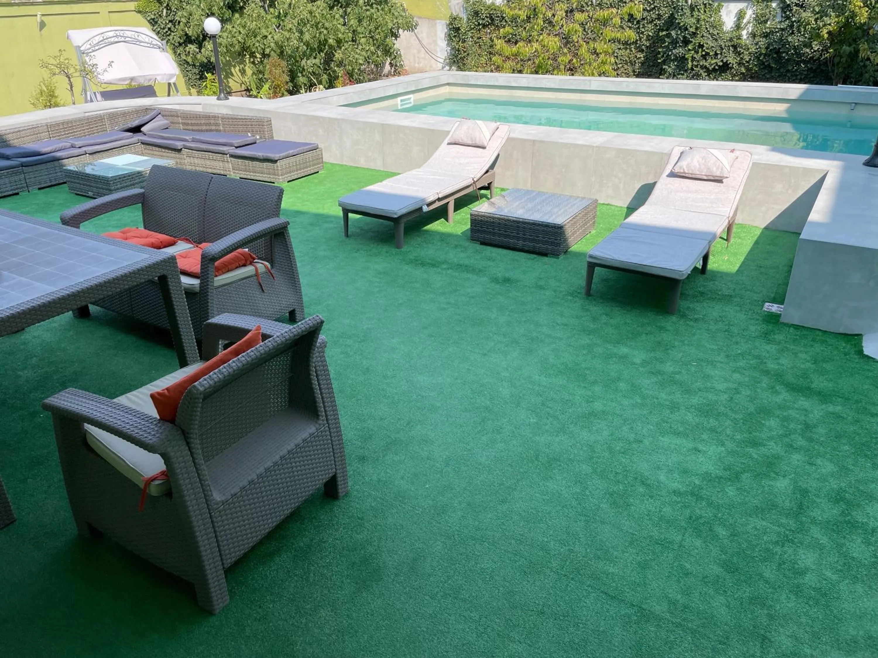 Swimming pool in Pensiunea Dolce