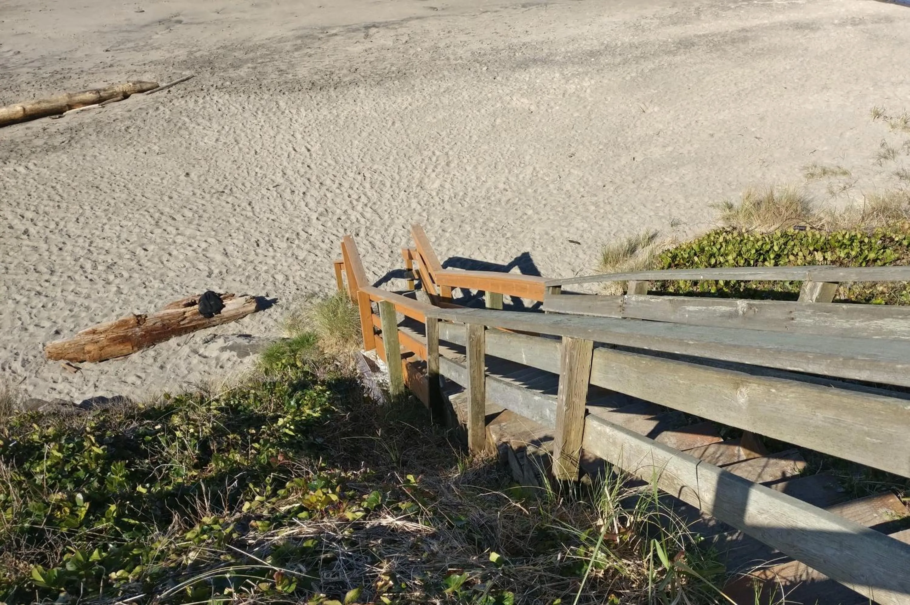 Beach in Sailor Jack Oceanfront Motel