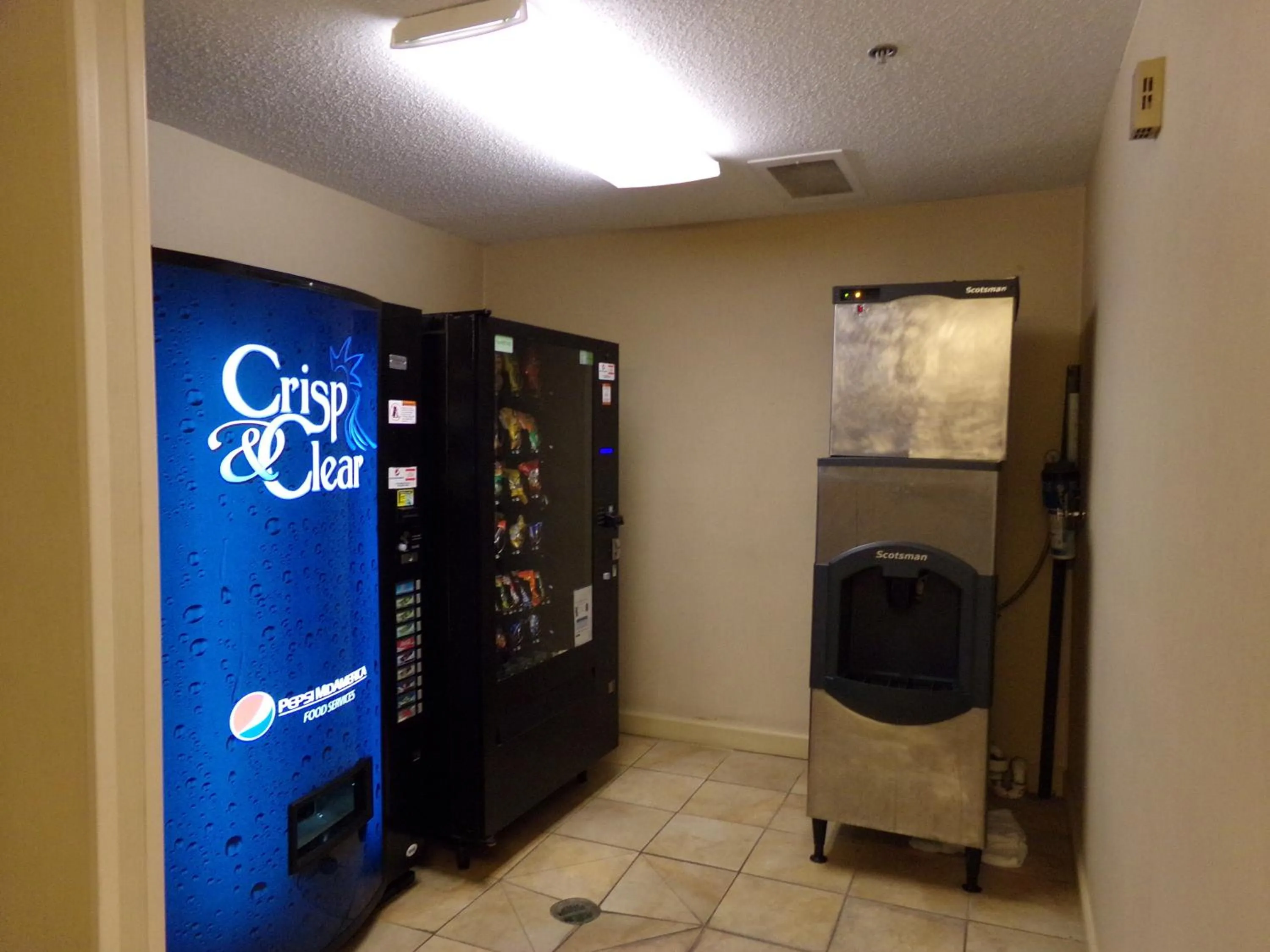 Food and drinks, Supermarket/Shops in Baymont by Wyndham Metropolis