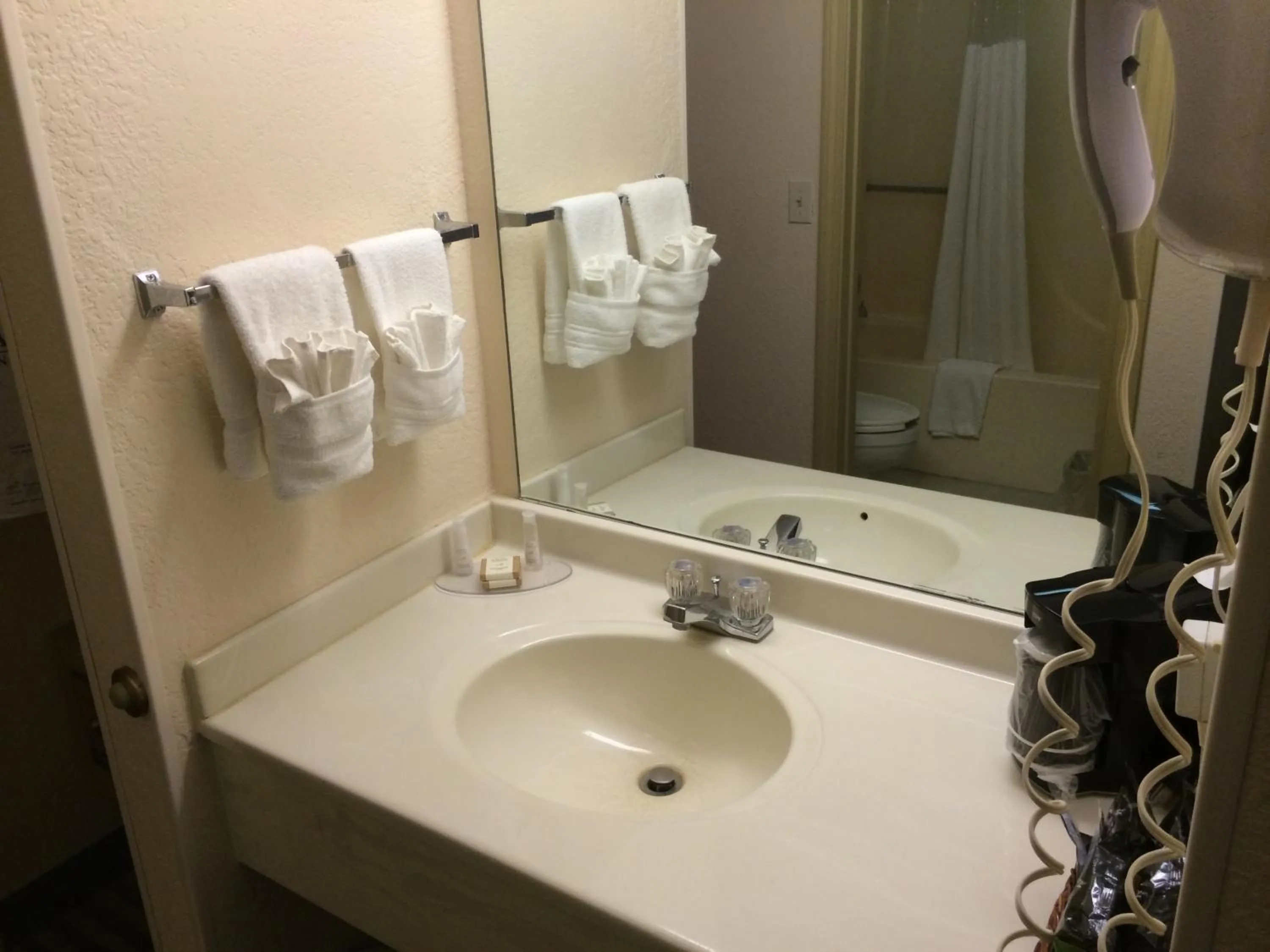 Bathroom in Baymont by Wyndham Metropolis