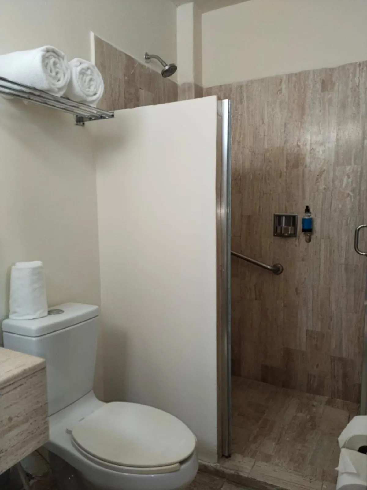 Shower in Hotel Urban Express