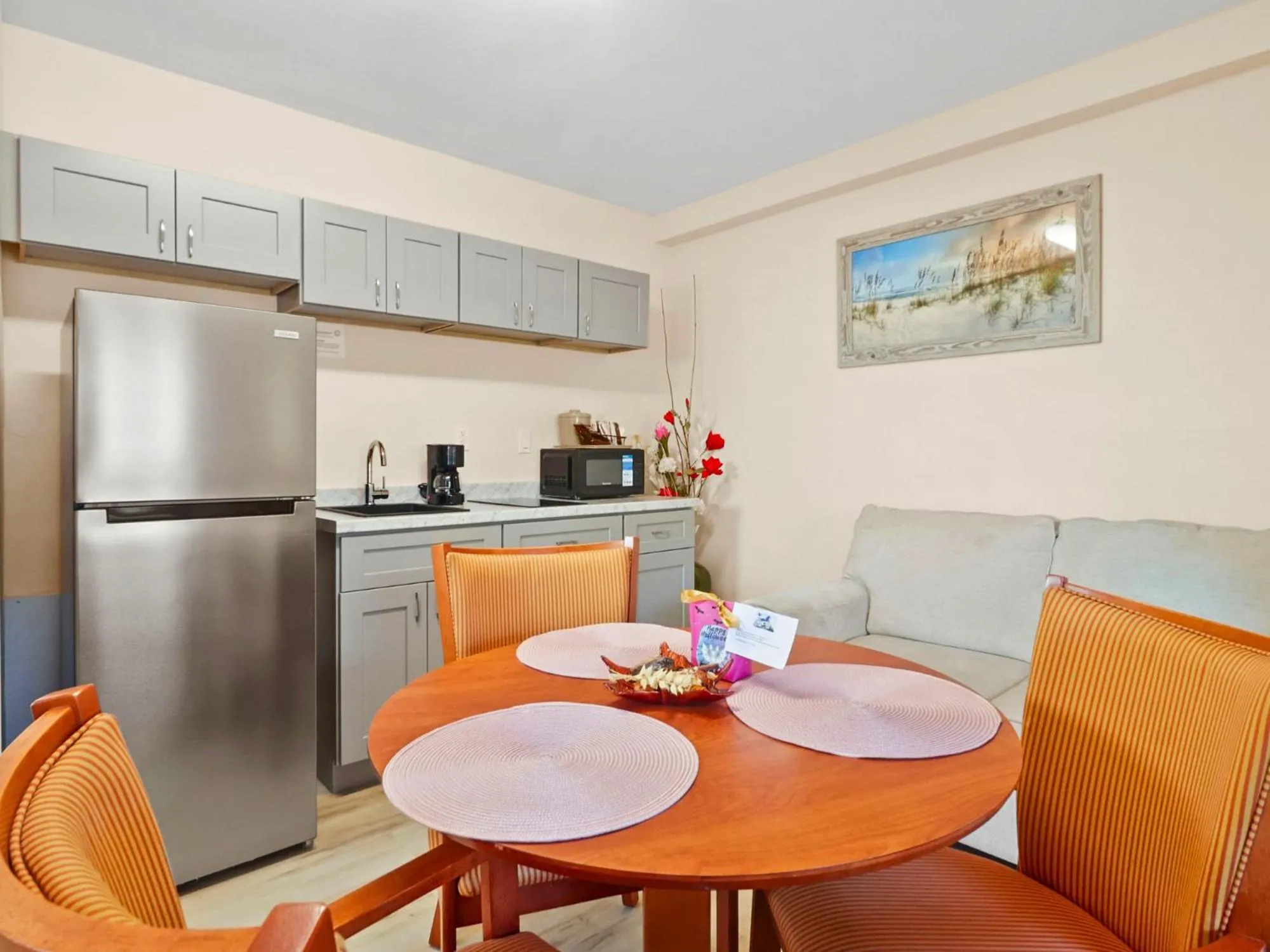 Kitchen or kitchenette in Bella Sirena Inn