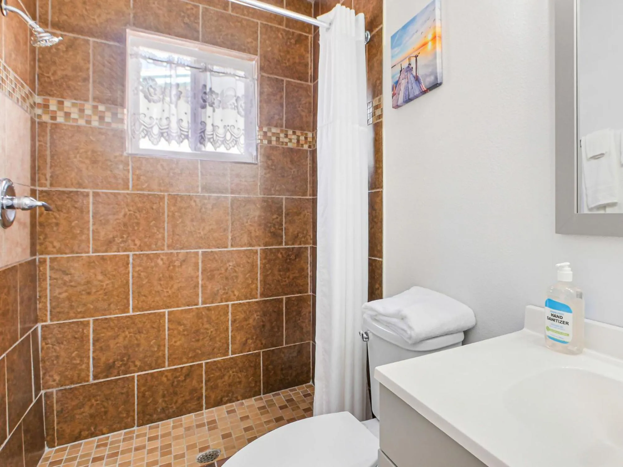 Shower in Bella Sirena Inn