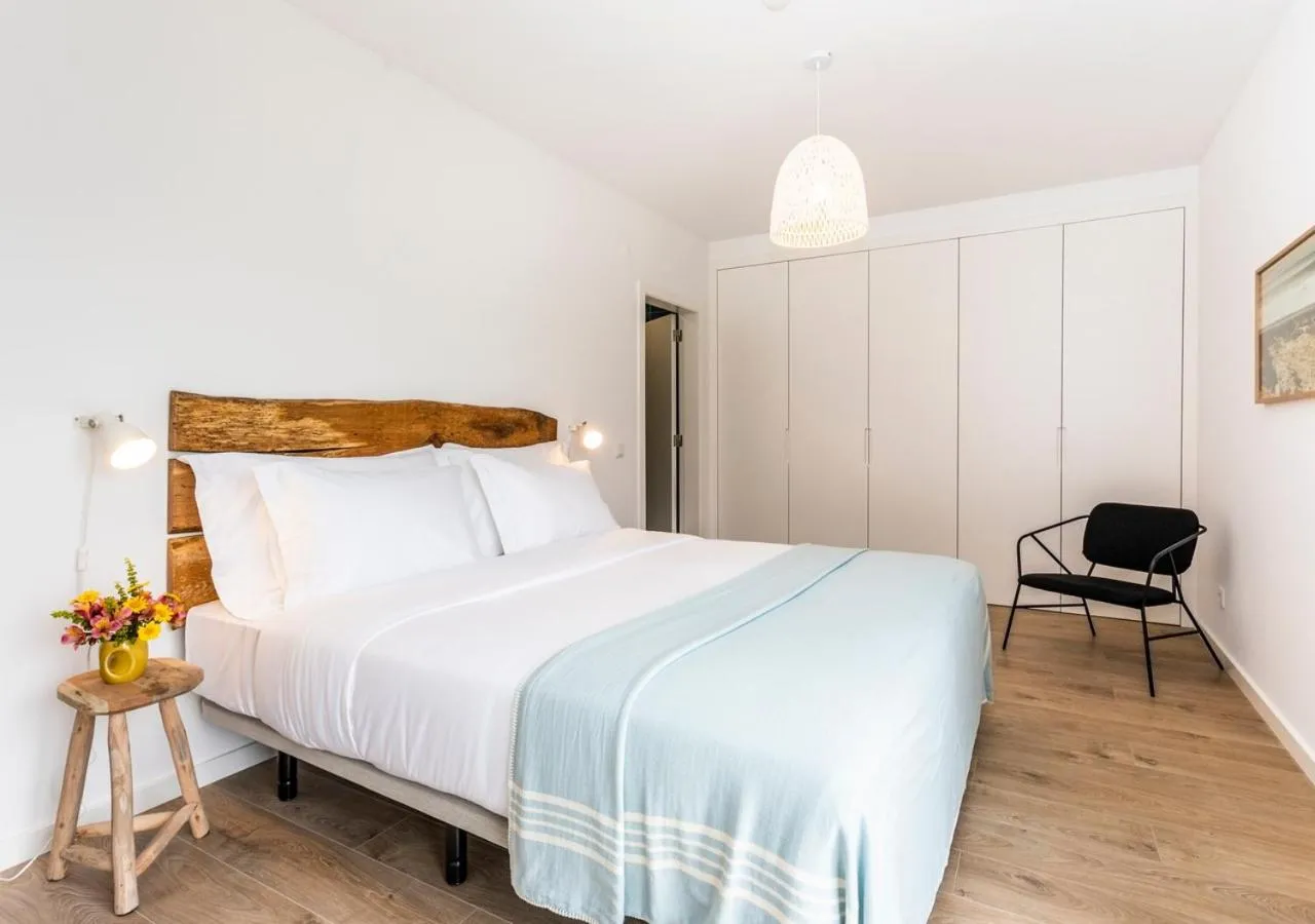 Photo of the whole room, Bed in You and the sea