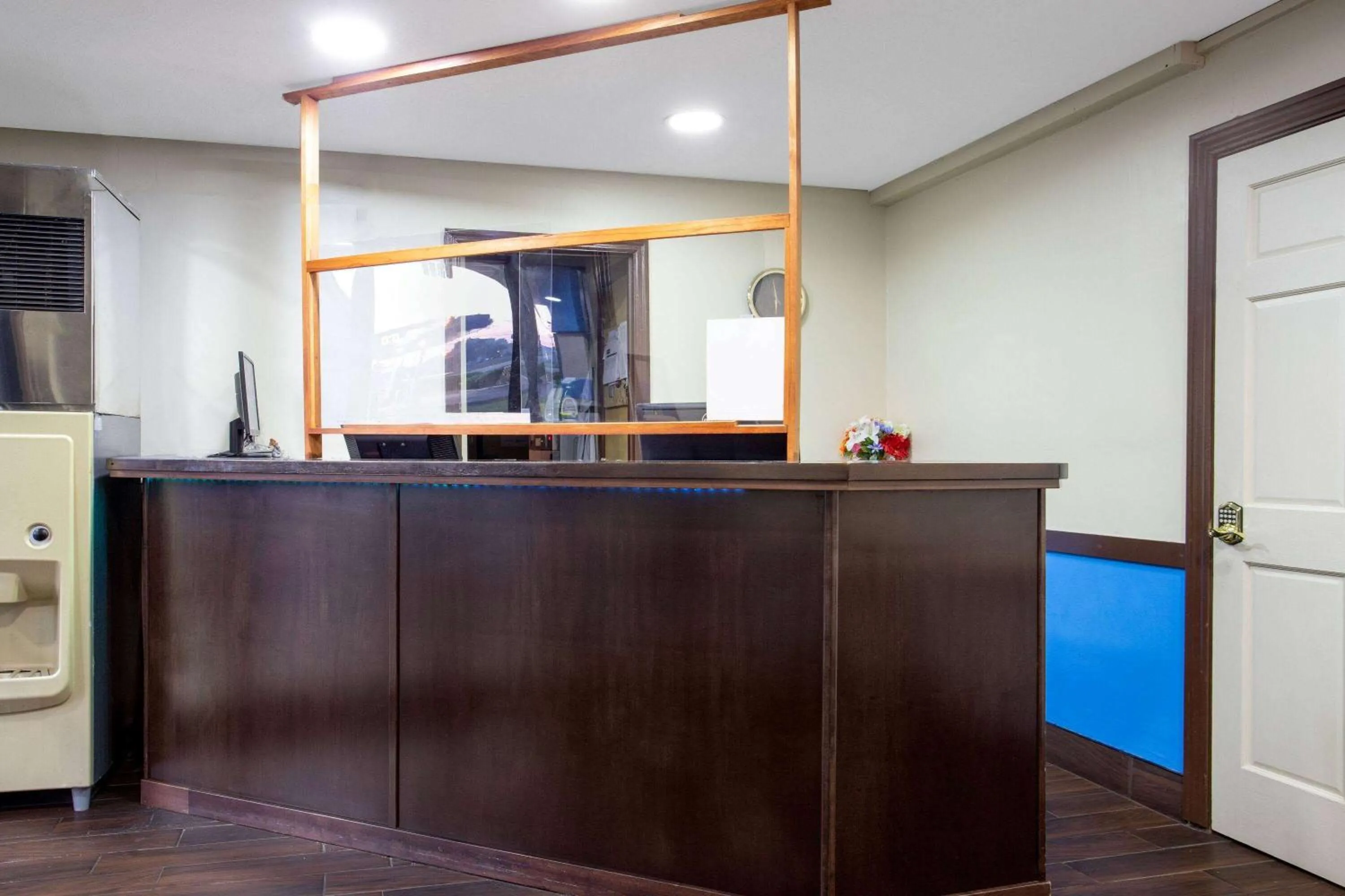 Lobby or reception in Travelodge by Wyndham Richmond IN
