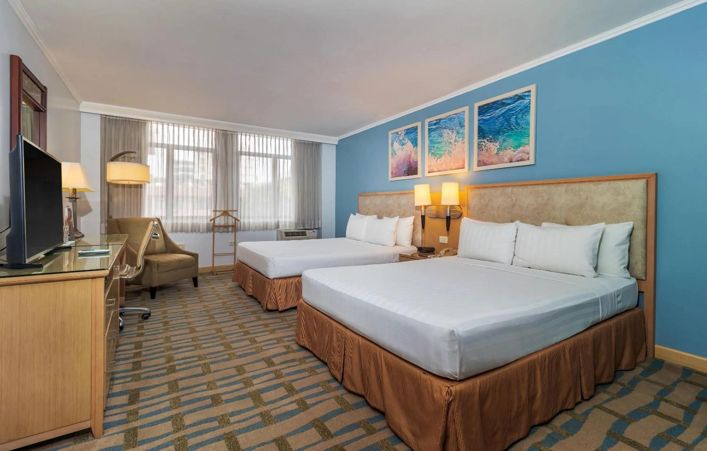 Bedroom, Bed in Grand Hotel Guayaquil, an Ascend Collection Hotel