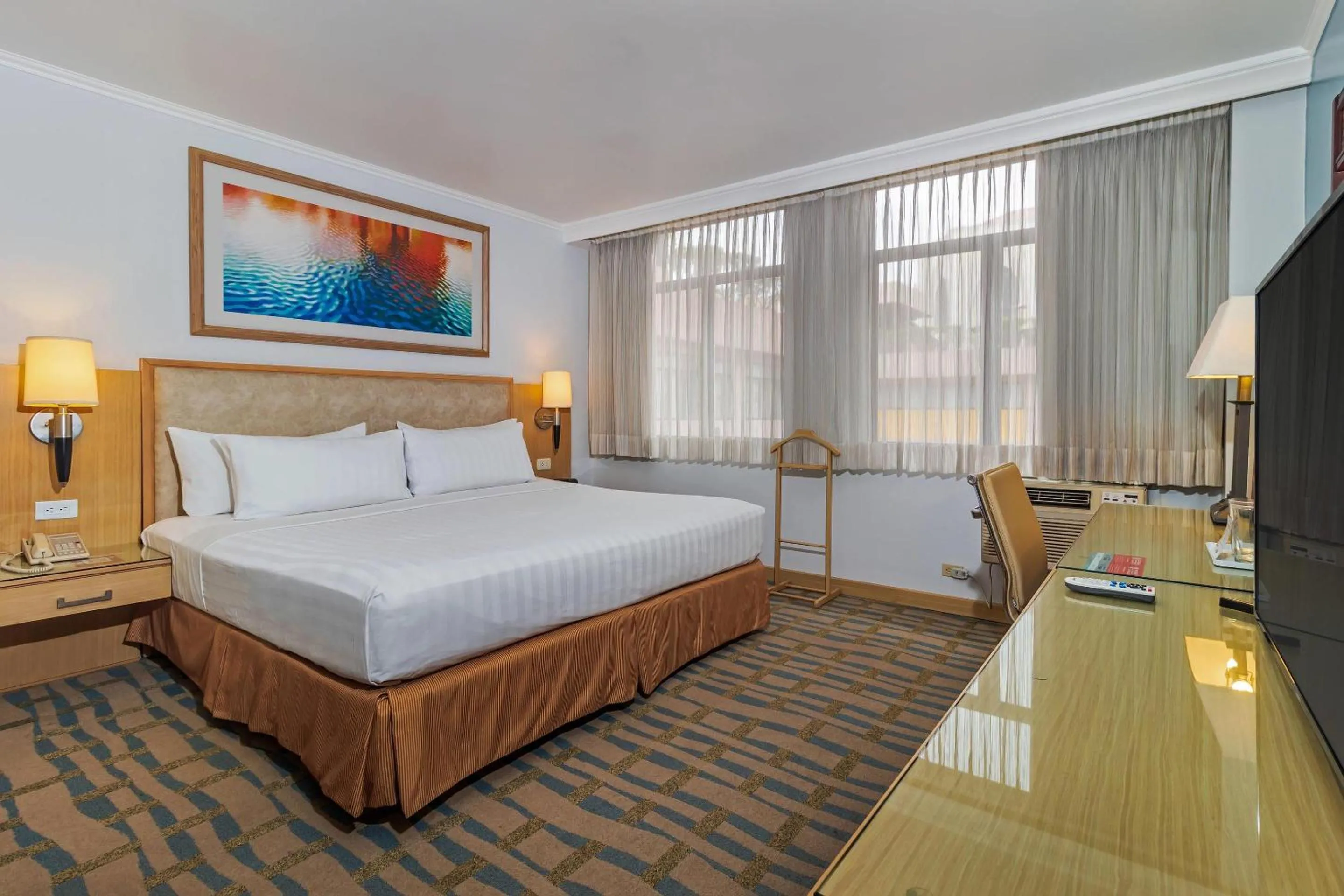 Bedroom, Bed in Grand Hotel Guayaquil, an Ascend Collection Hotel