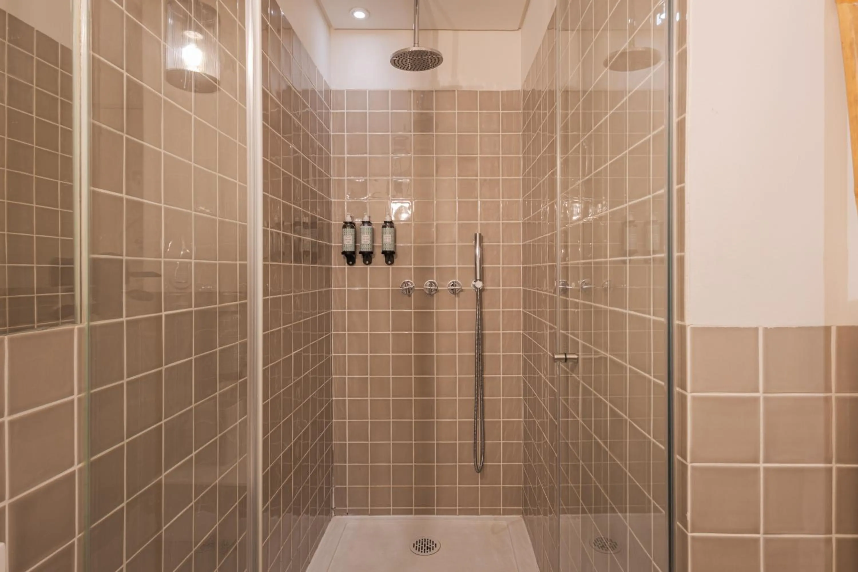 Bathroom in Almaria - Officina Real Apartments | Chiado
