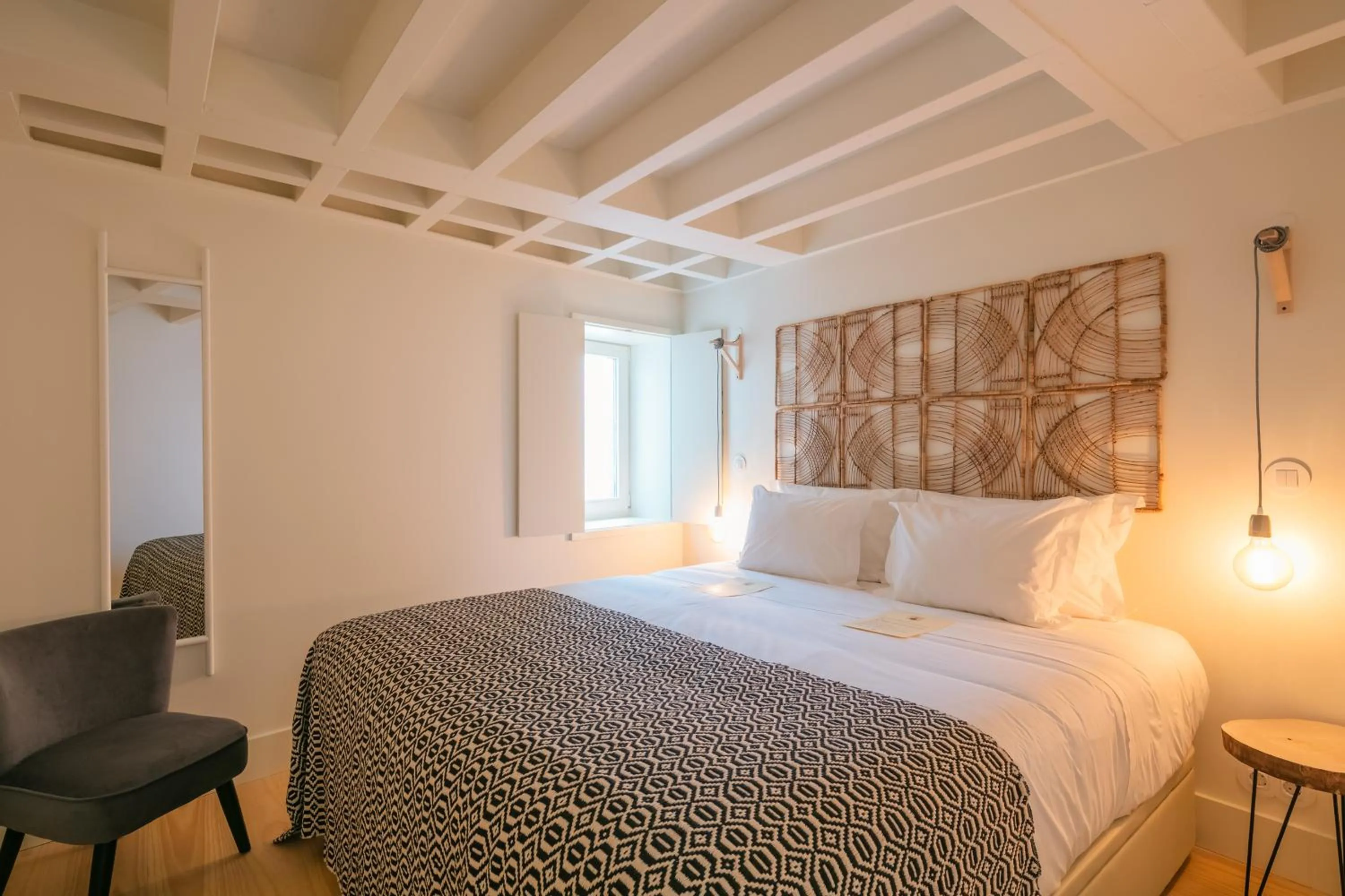 Bedroom, Bed in Almaria - Officina Real Apartments | Chiado