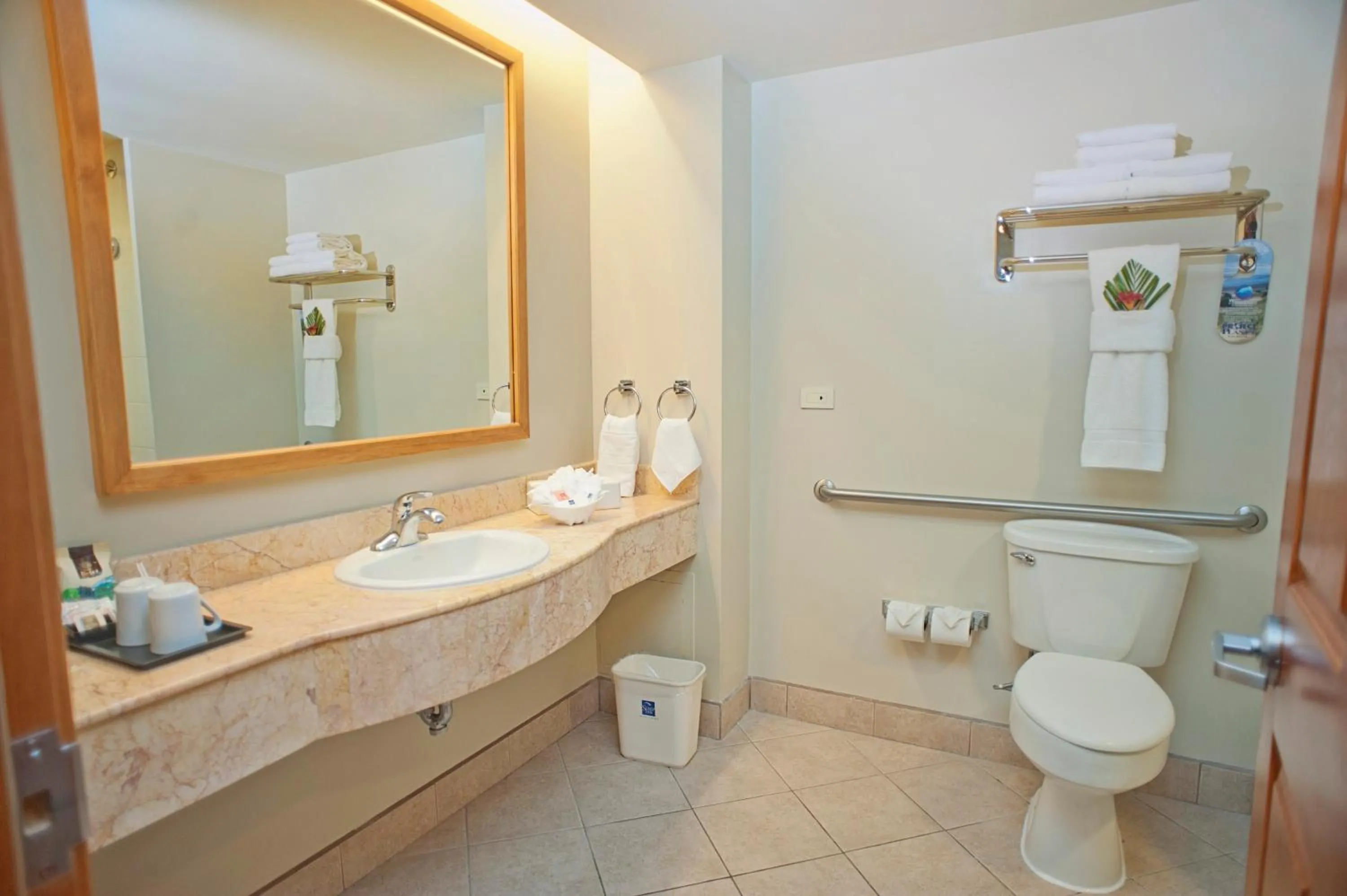 Bathroom in Sleep Inn Paseo Las Damas