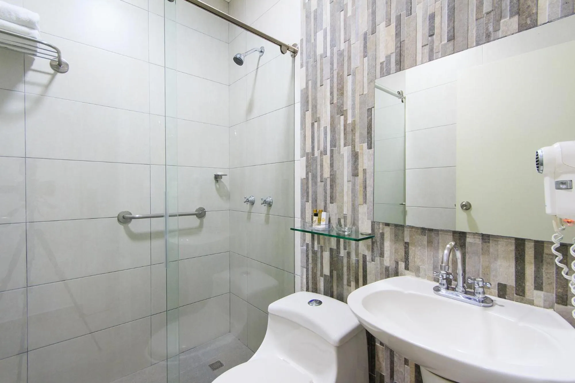 Bathroom in GIO hotel Tama Cartagena