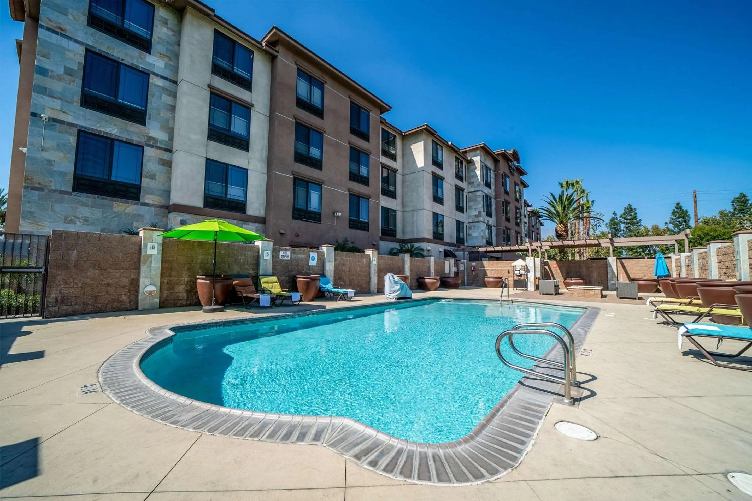 Swimming pool in Country Inn & Suites by Radisson, Ontario at Ontario Mills, CA
