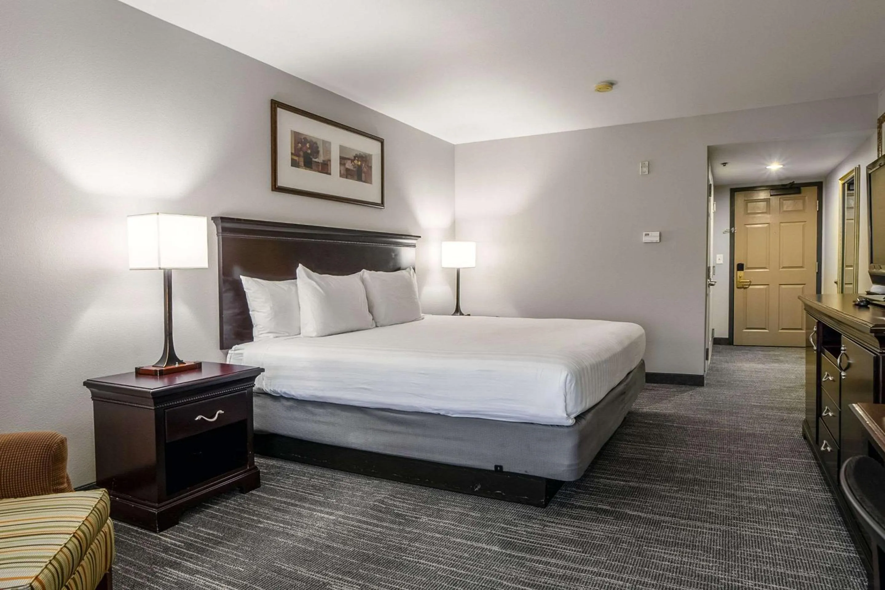 Bedroom, Bed in Country Inn & Suites by Radisson, Ontario at Ontario Mills, CA