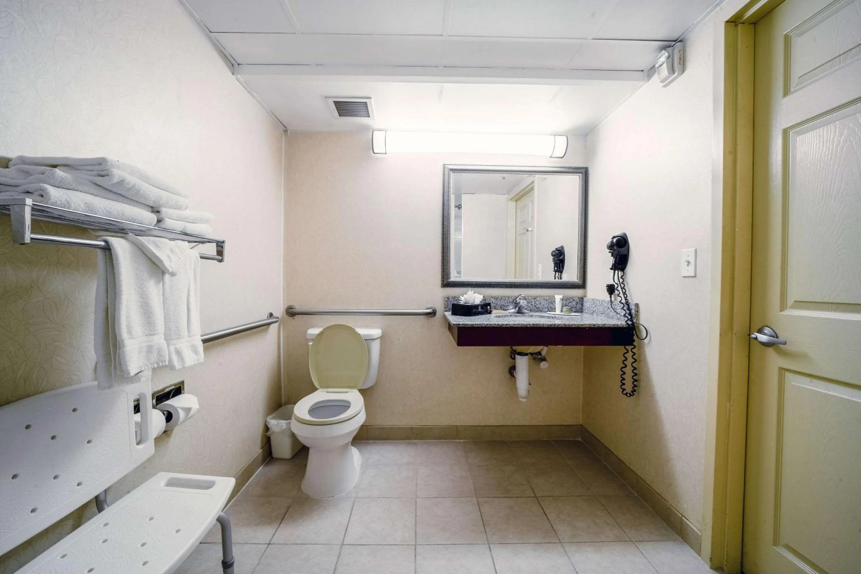 Bedroom in Country Inn & Suites by Radisson, Ontario at Ontario Mills, CA