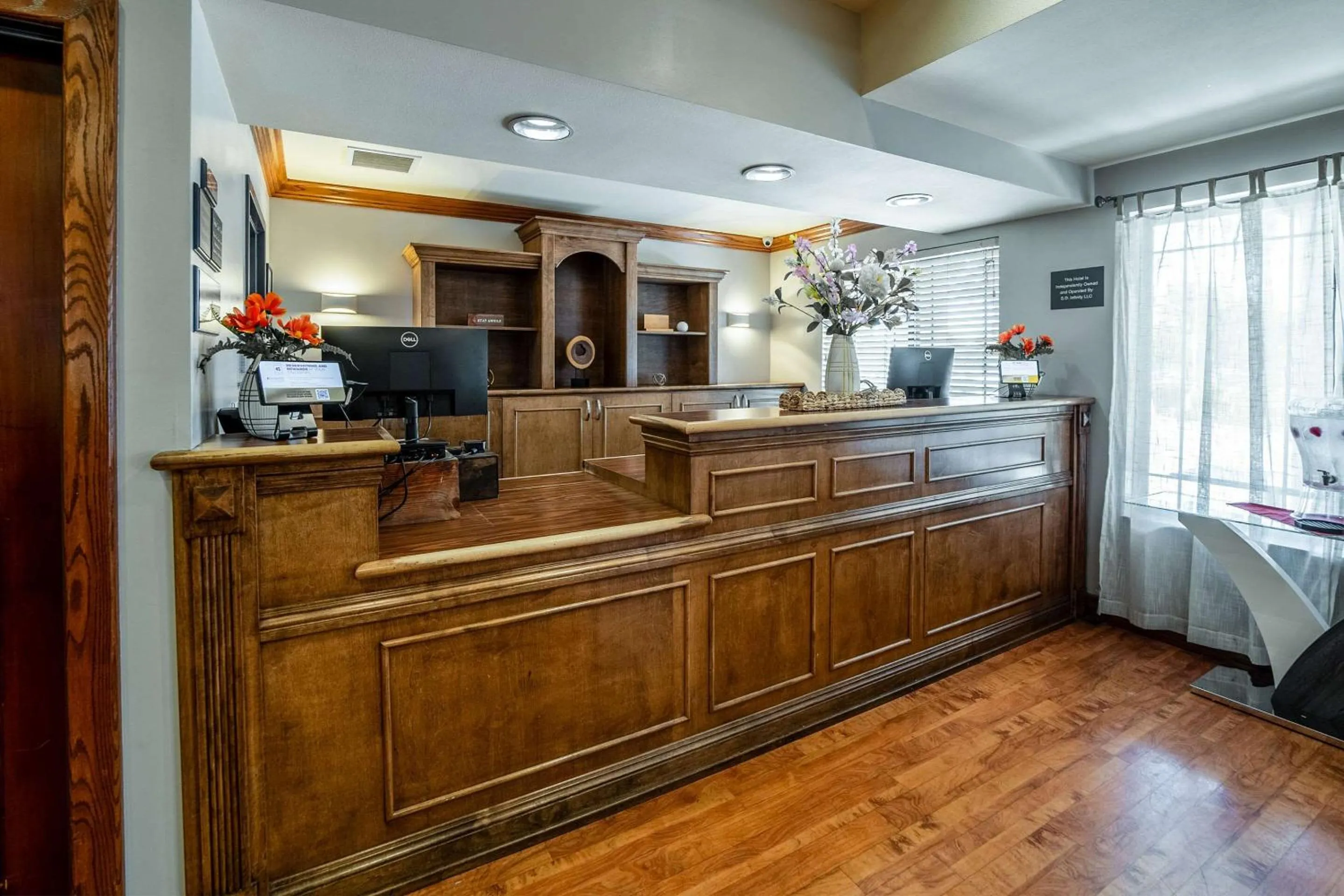 Lobby or reception in Country Inn & Suites by Radisson, Ontario at Ontario Mills, CA