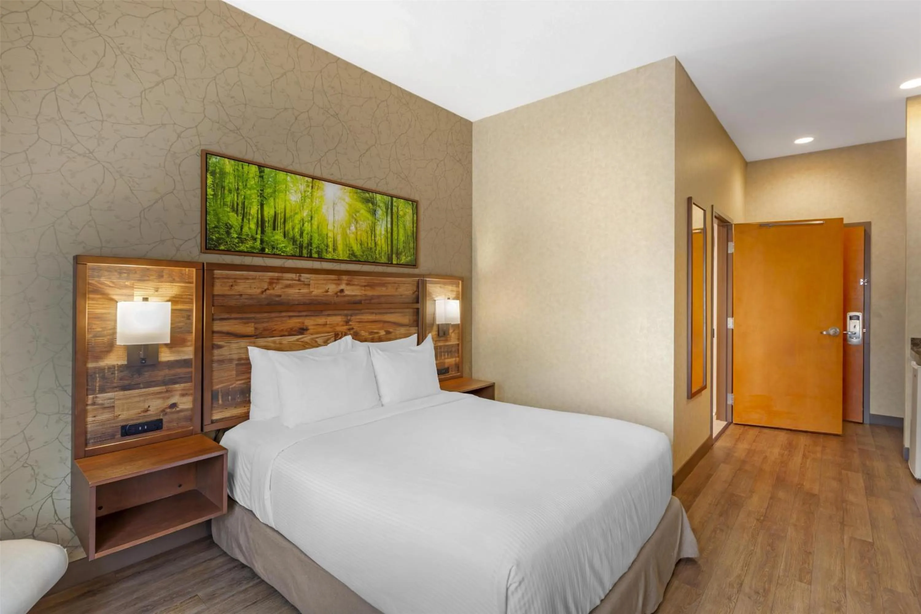 Bedroom, Bed in Best Western Plus Valemount Inn & Suites