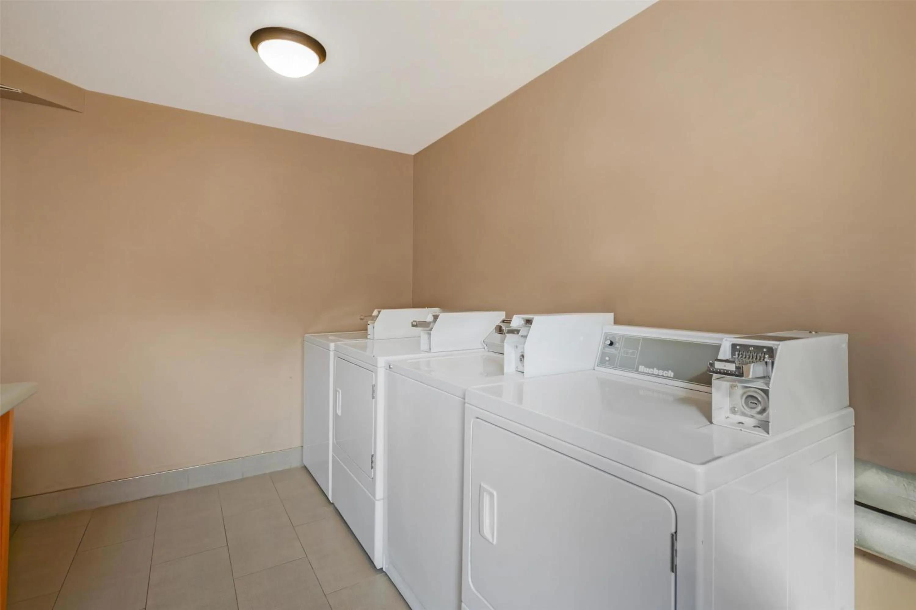 laundry in Best Western Plus Valemount Inn & Suites
