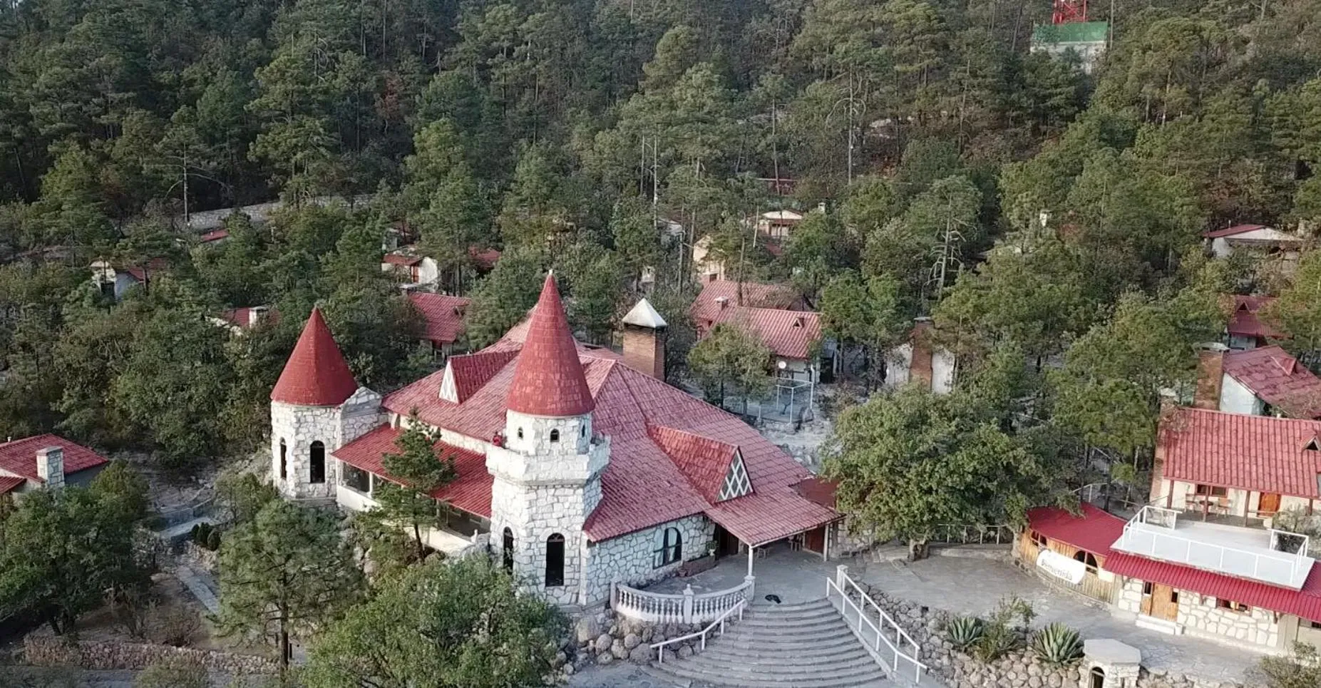 Facade/entrance in Hotel Mansion Tarahumara