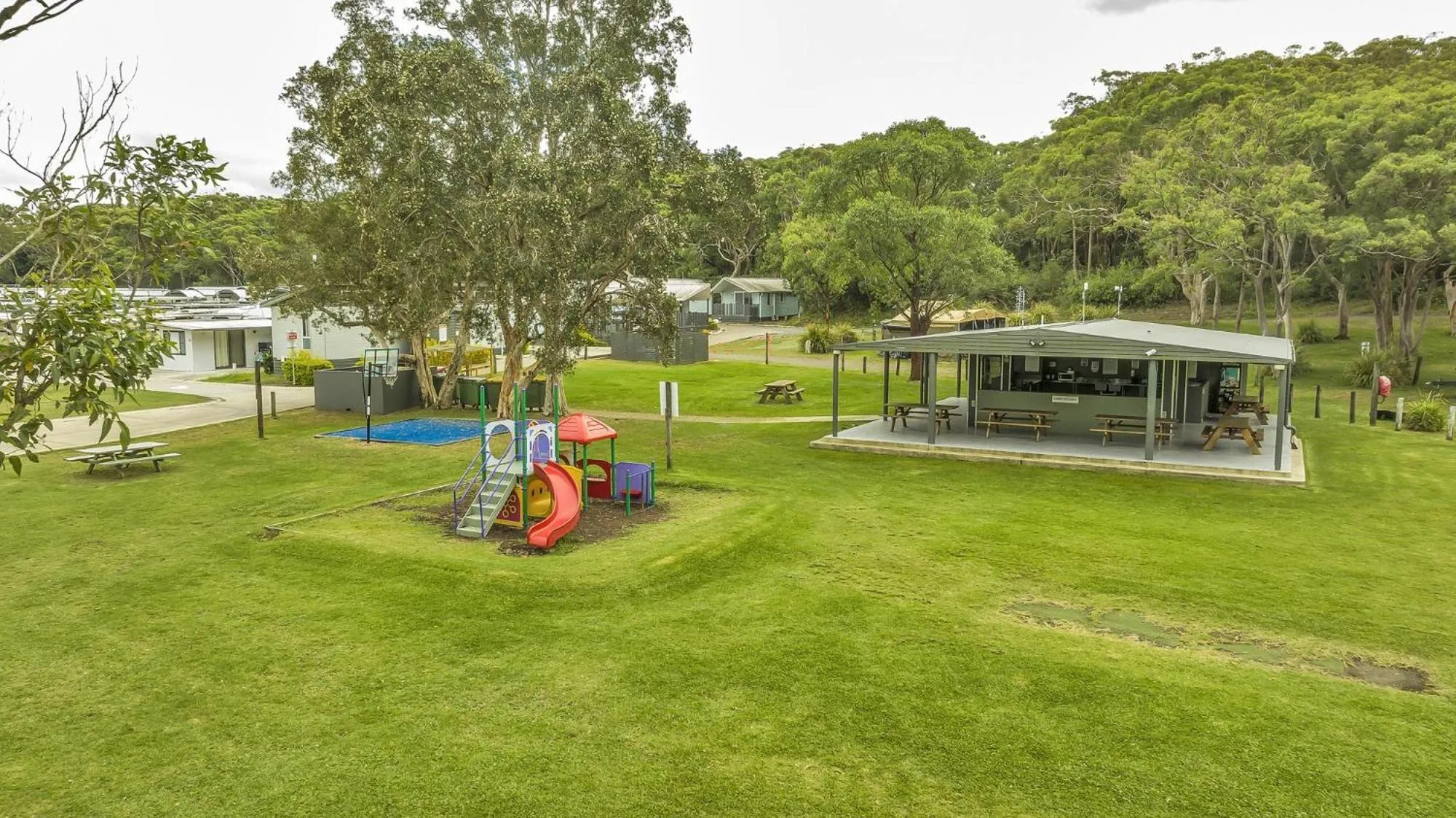 Garden in Ingenia Holidays Middle Rock