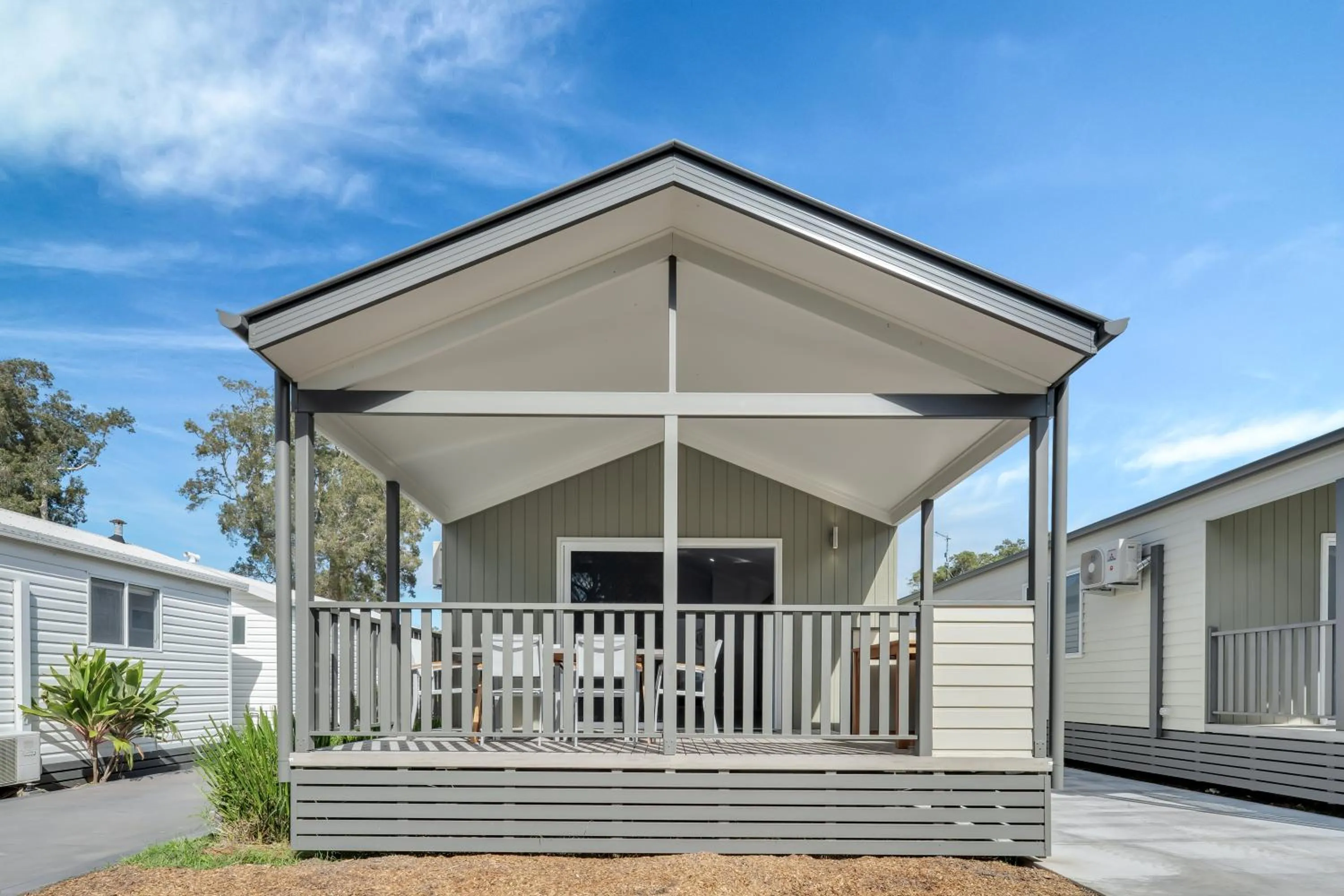 Facade/entrance in Ingenia Holidays Middle Rock