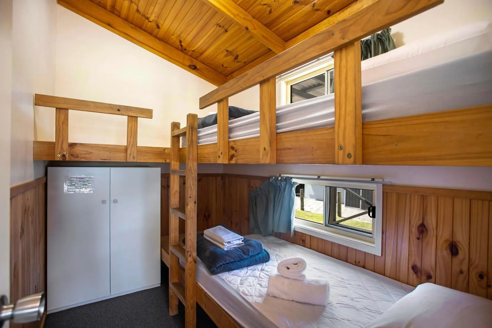 bunk bed, Bed in Ingenia Holidays Middle Rock