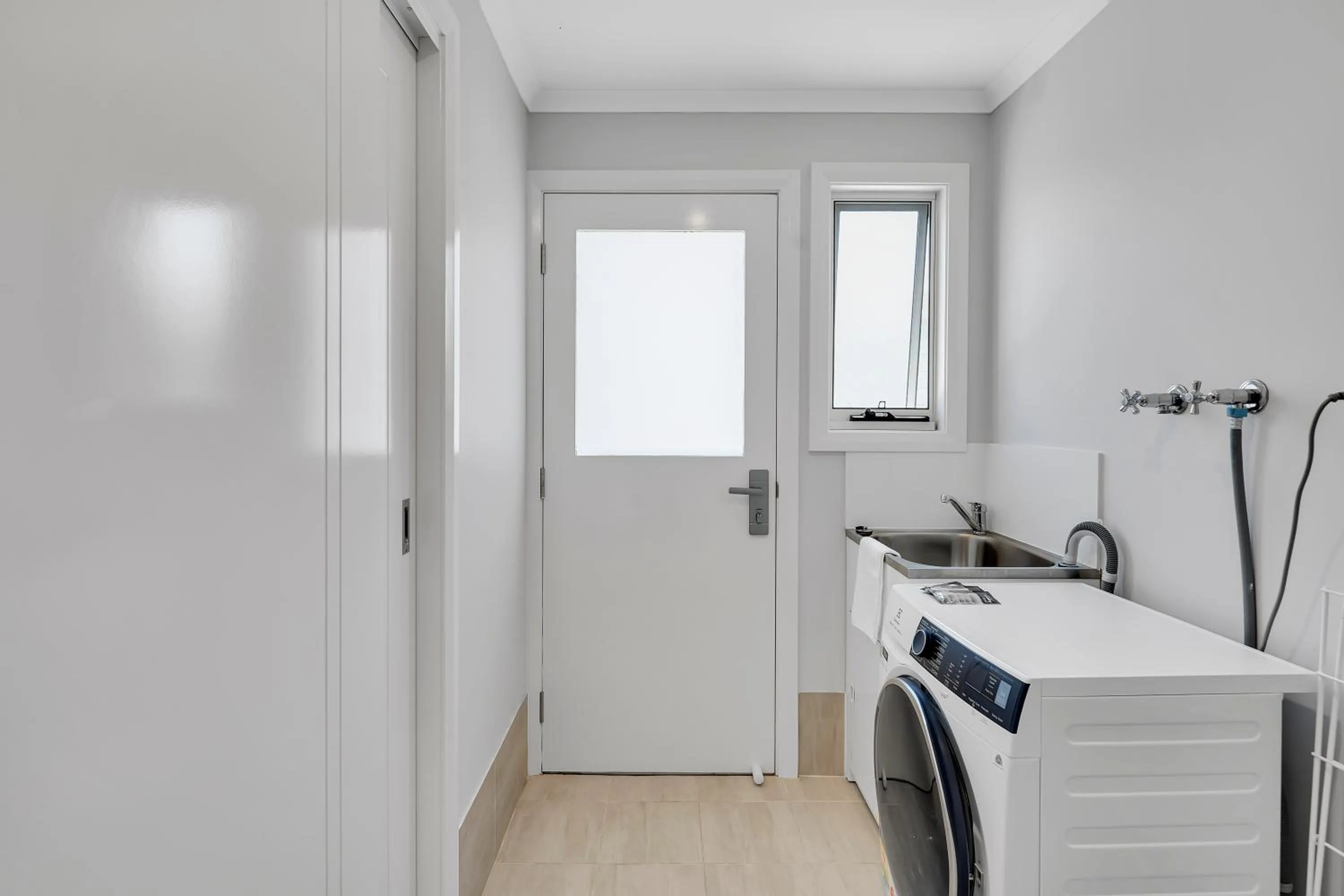 washing machine in Ingenia Holidays Middle Rock