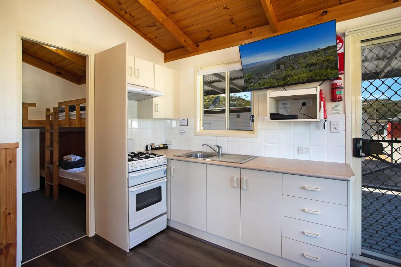 Kitchen or kitchenette in Ingenia Holidays Middle Rock