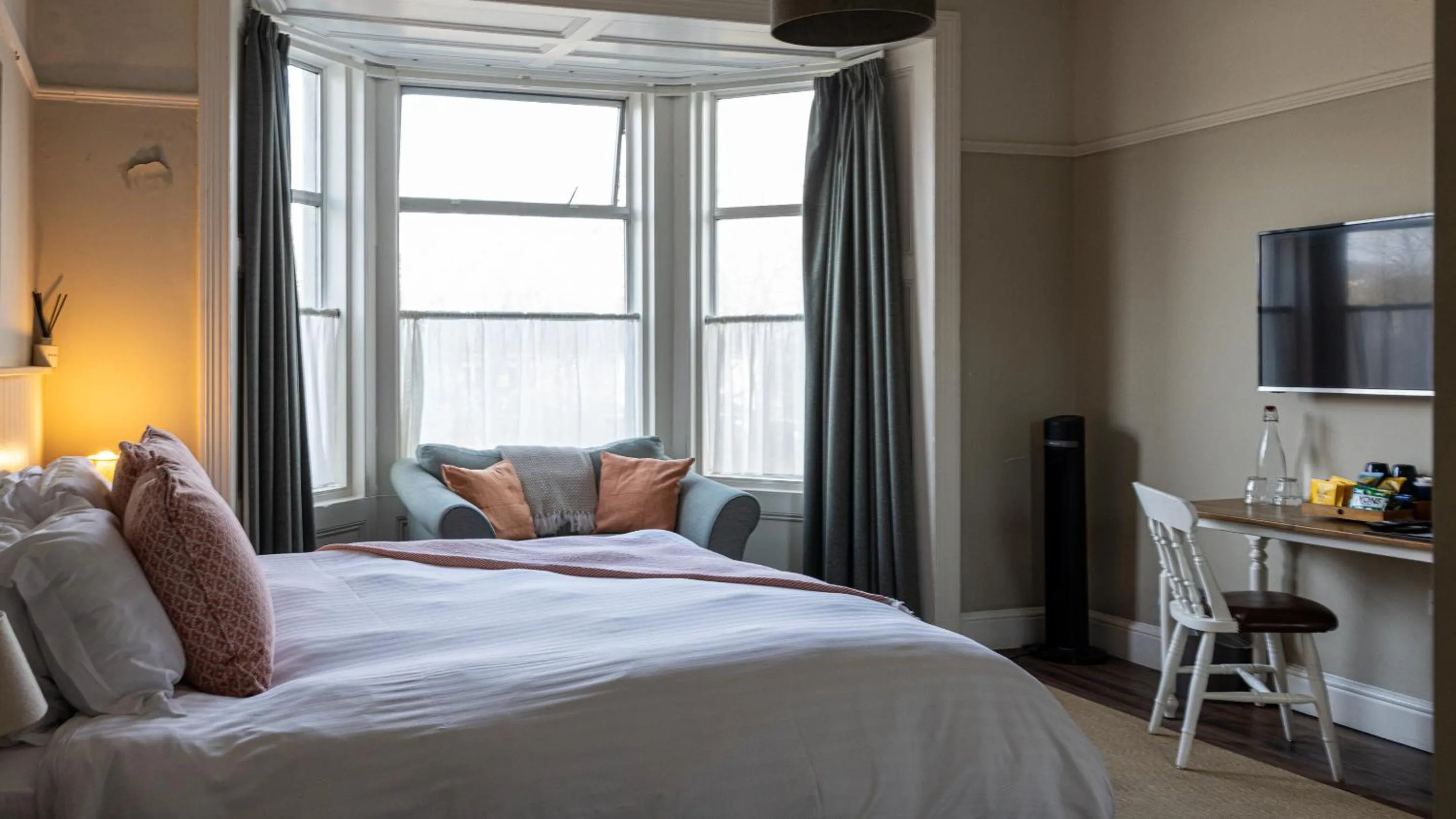 Bedroom, Bed in Burrator Inn
