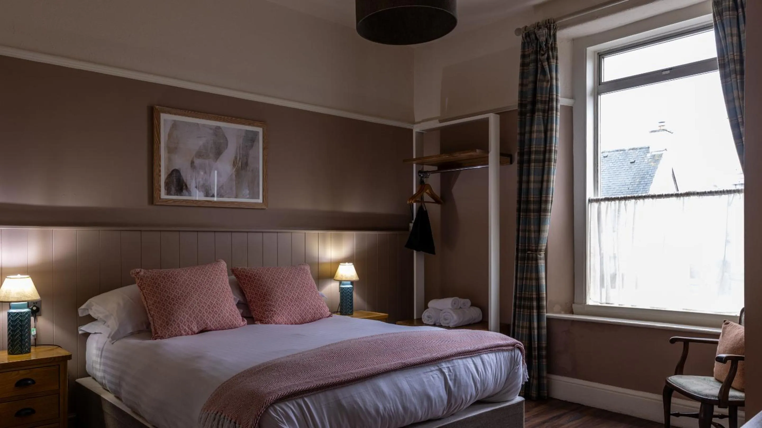 Bedroom, Bed in Burrator Inn