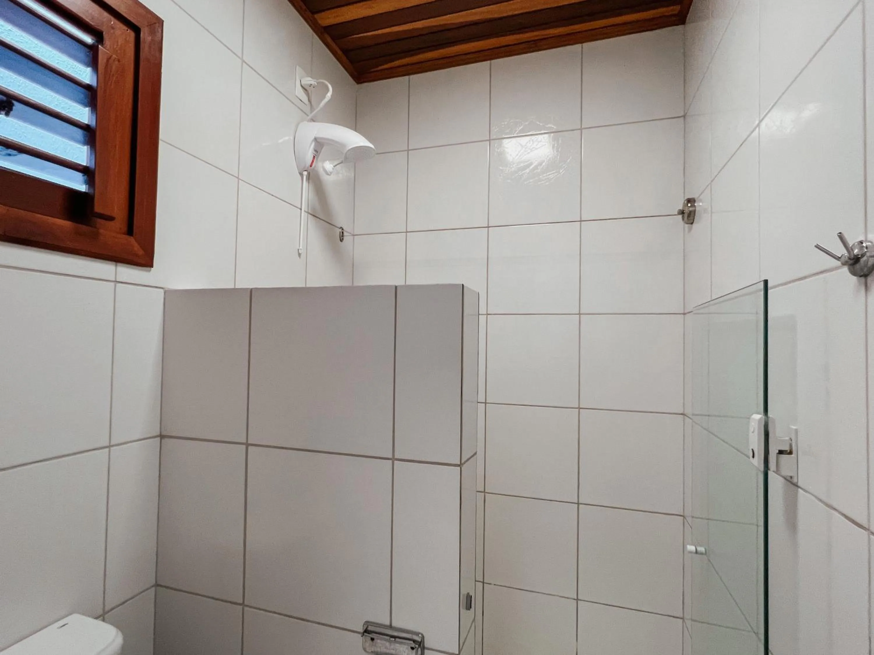 Shower in Jeri Hotel Group