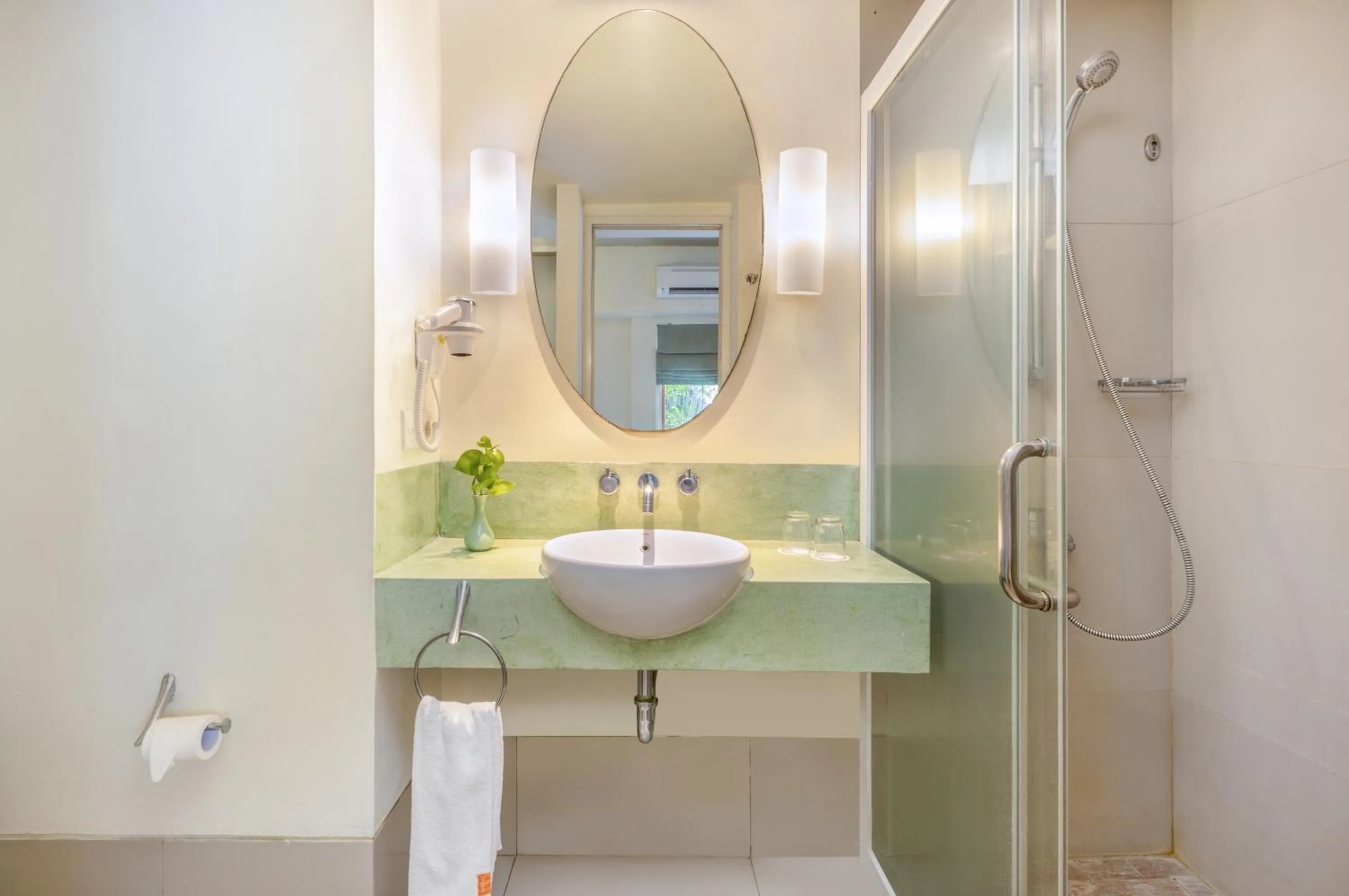 HARRIS Hotel & Residences Sunset Road