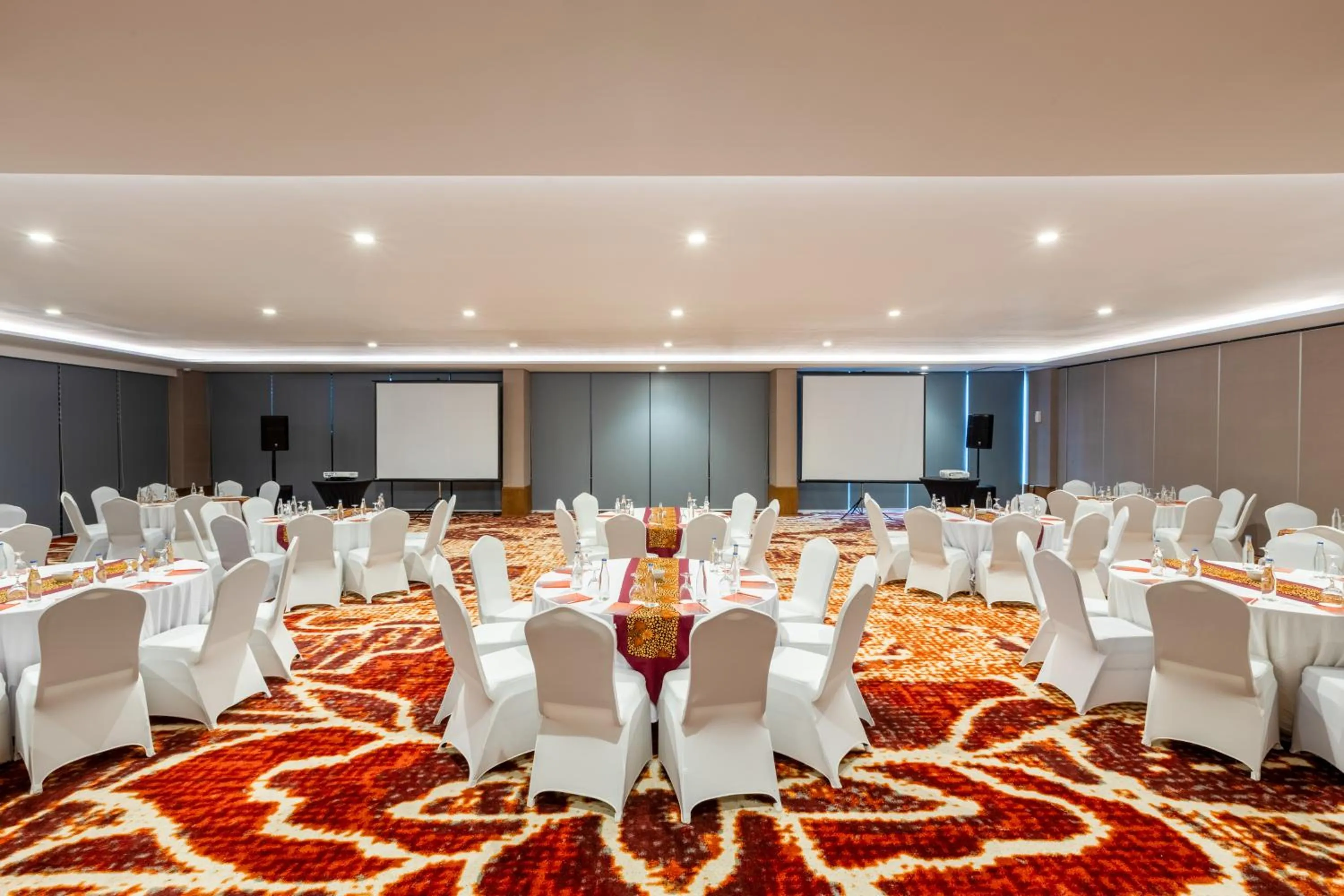 Meeting/conference room in HARRIS Hotel & Residences Sunset Road