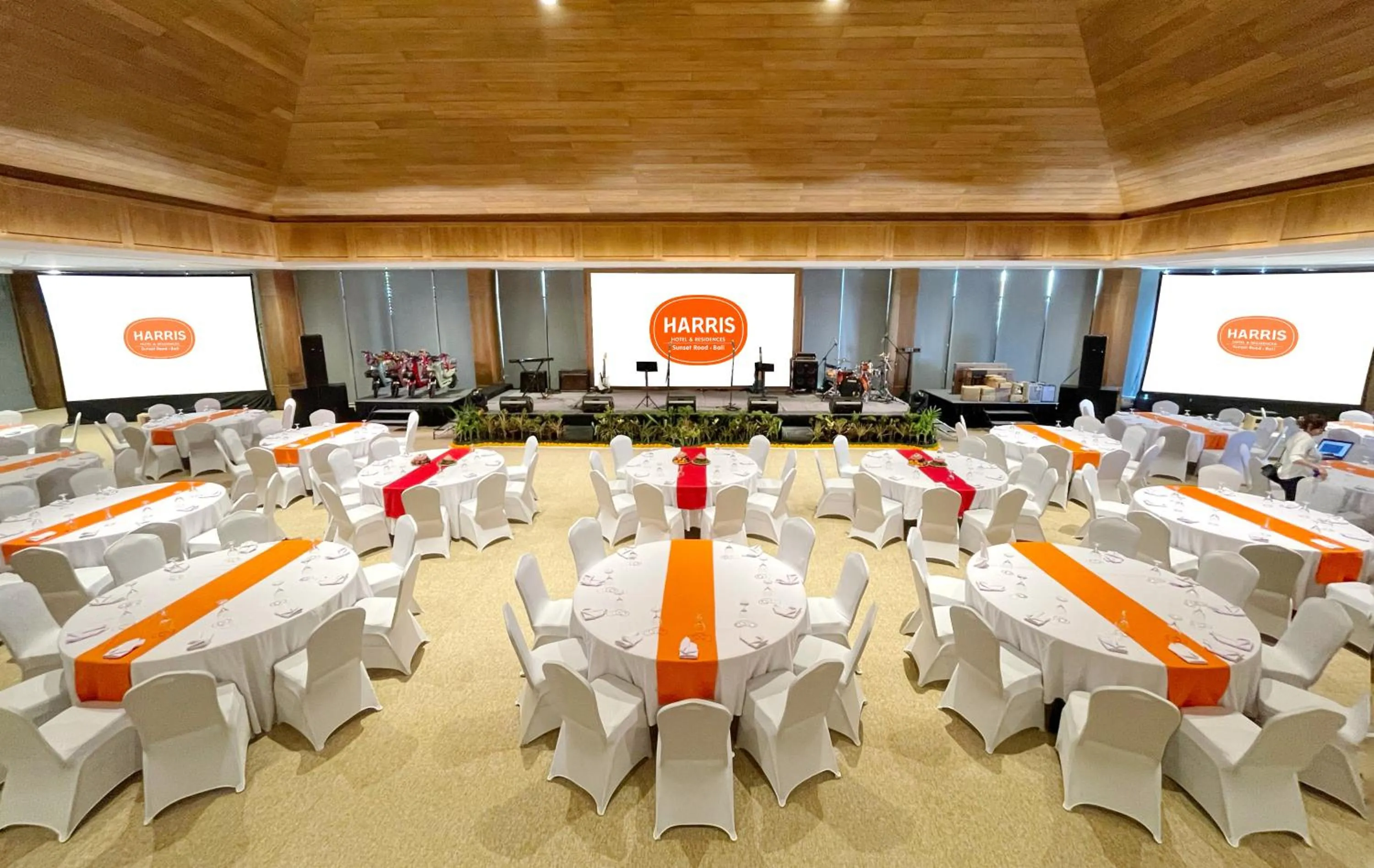 Banquet/Function facilities in HARRIS Hotel & Residences Sunset Road