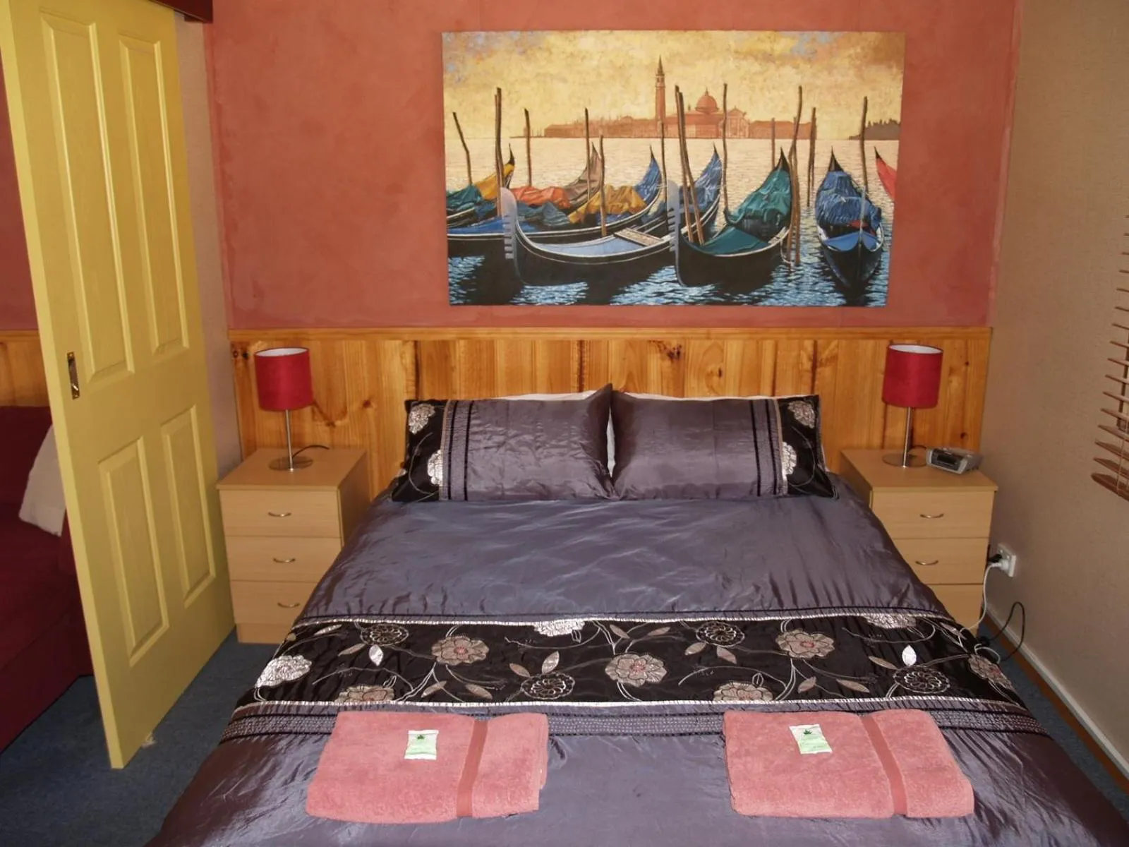 Bed in Launceston Holiday Park Legana