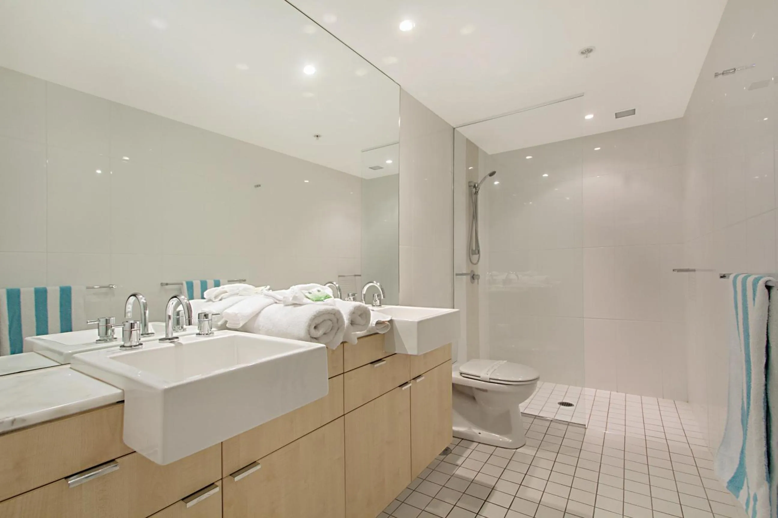 Bathroom in Blue C Coolangatta