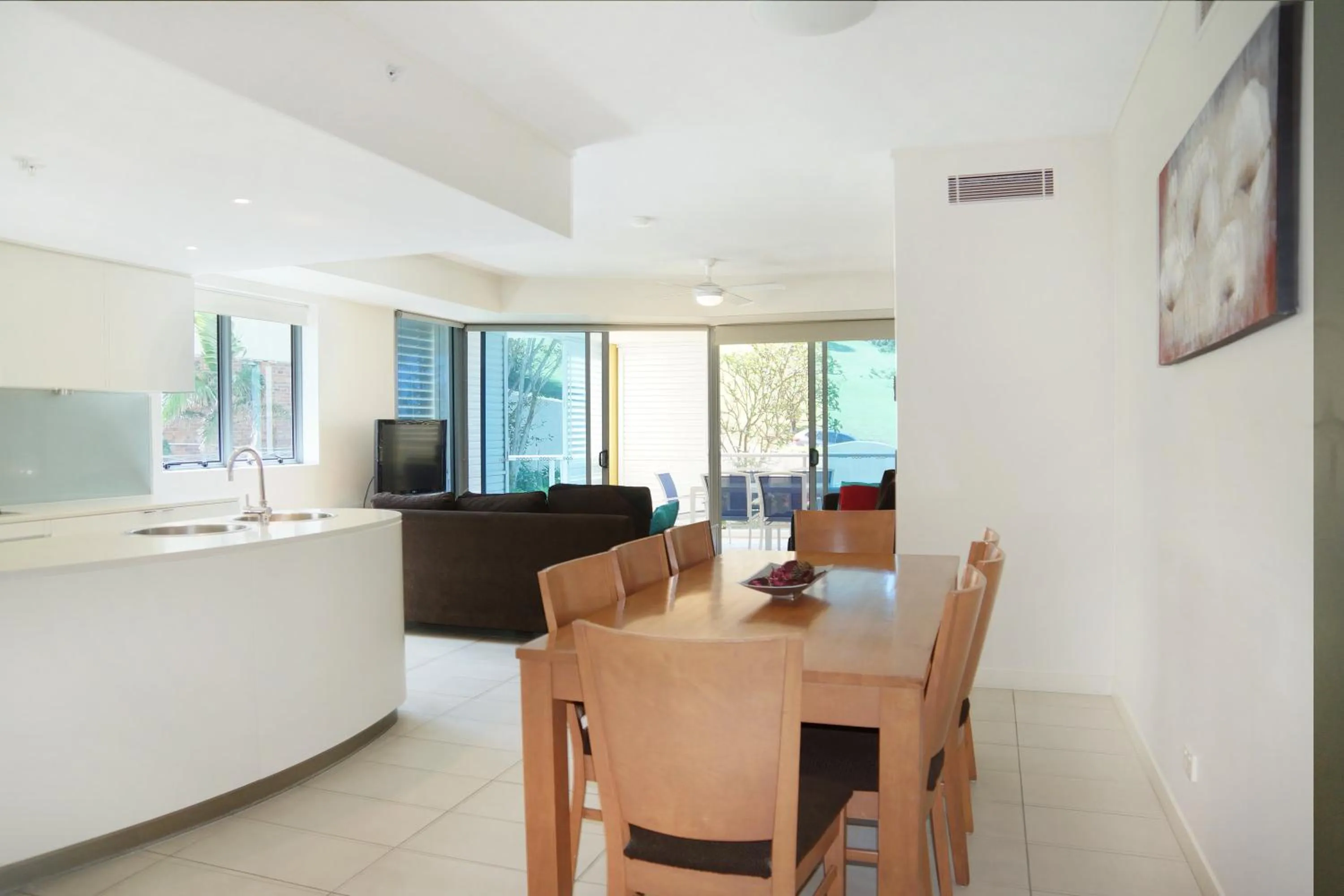 Photo of the whole room in Blue C Coolangatta