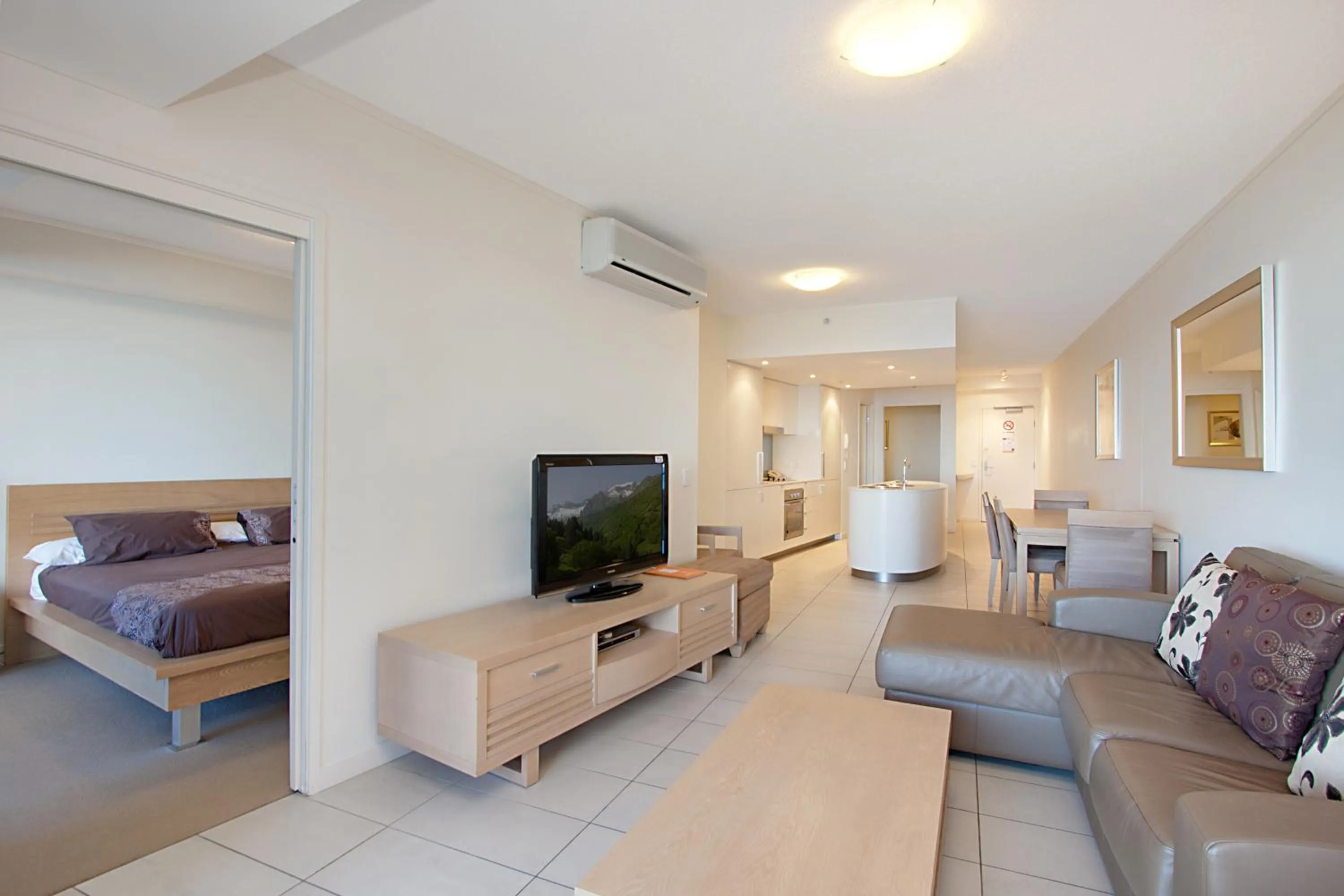 Living room, Bed in Blue C Coolangatta