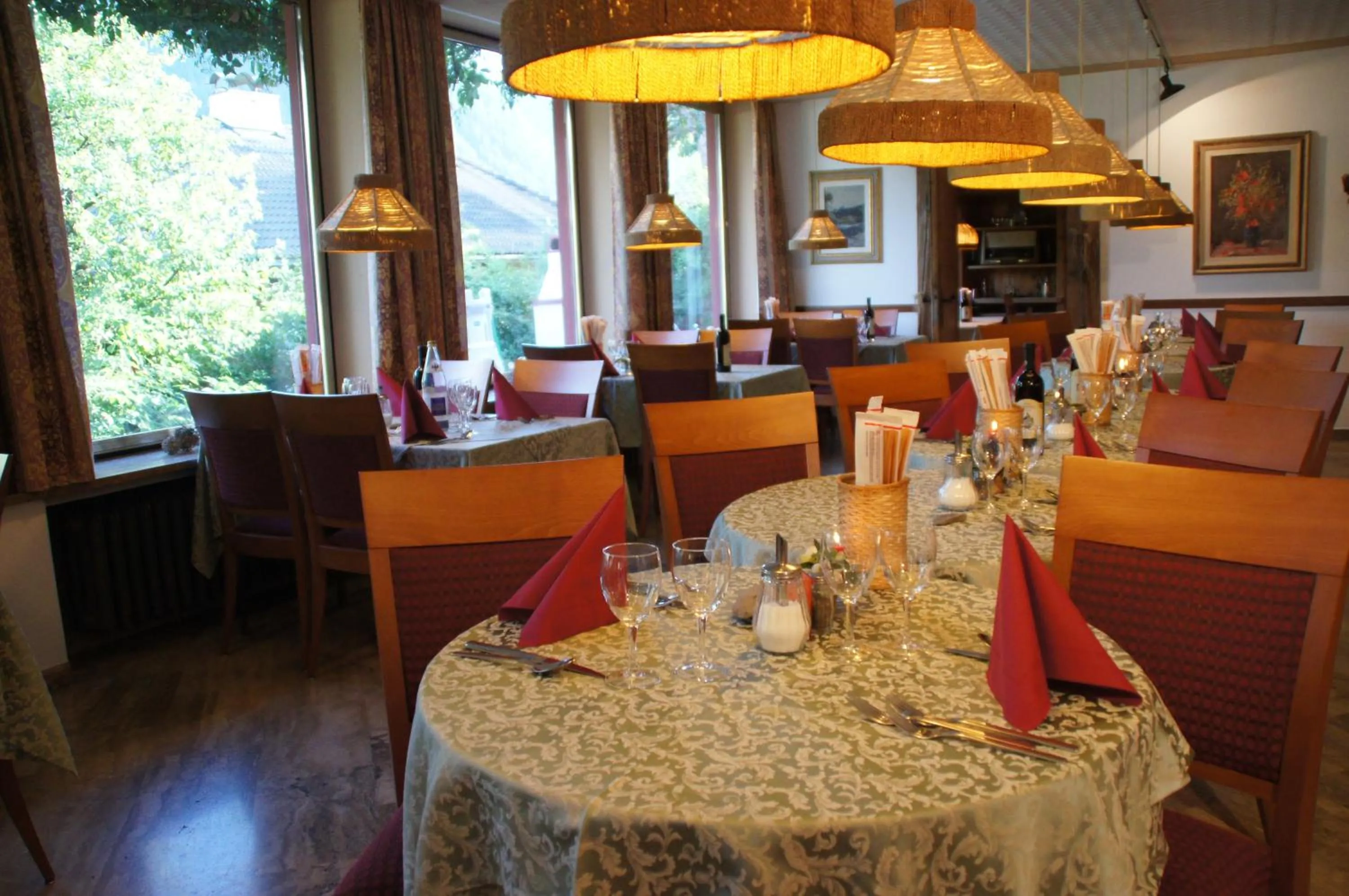 Restaurant/places to eat in Hotel Villa Emilia