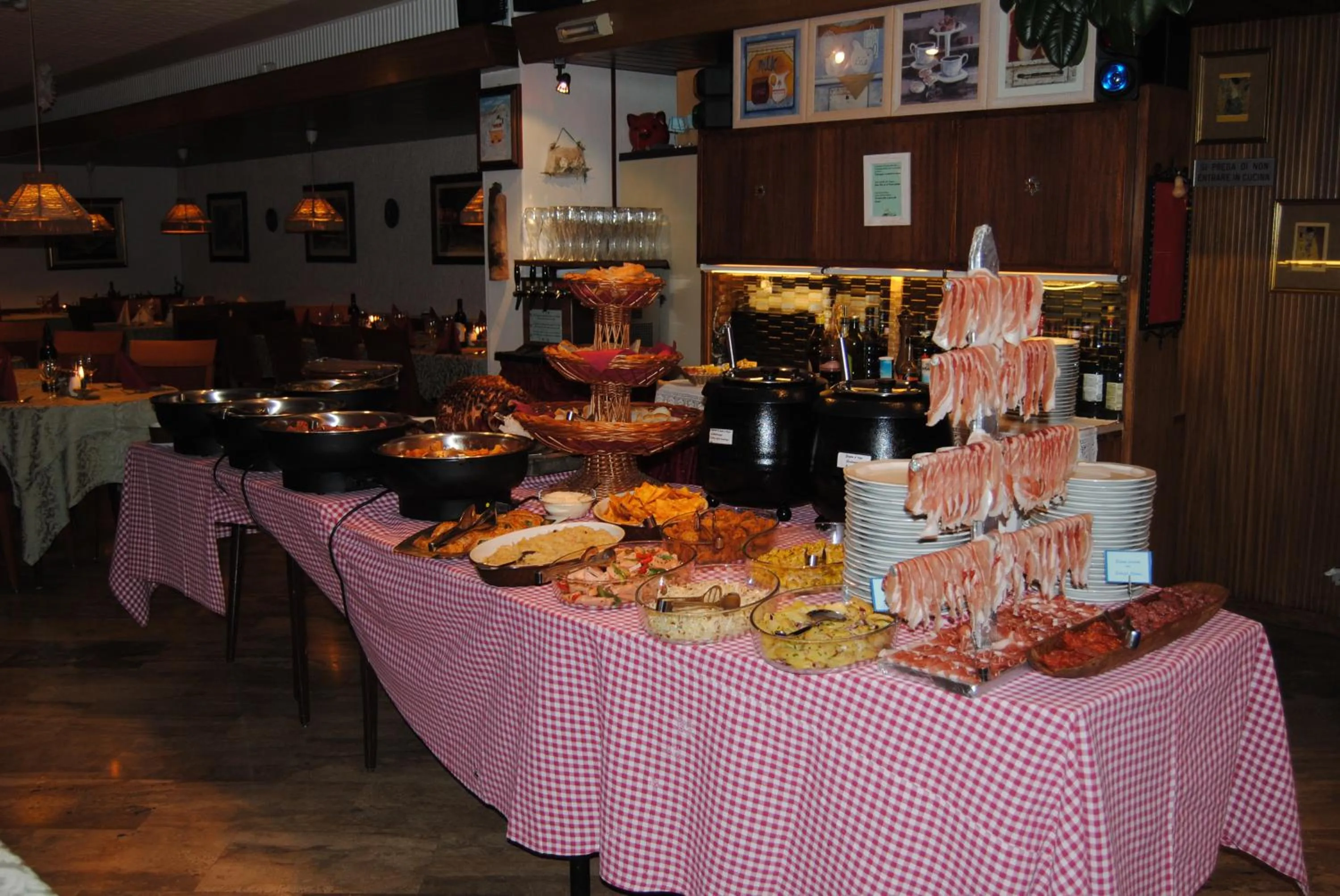 Restaurant/places to eat in Hotel Villa Emilia