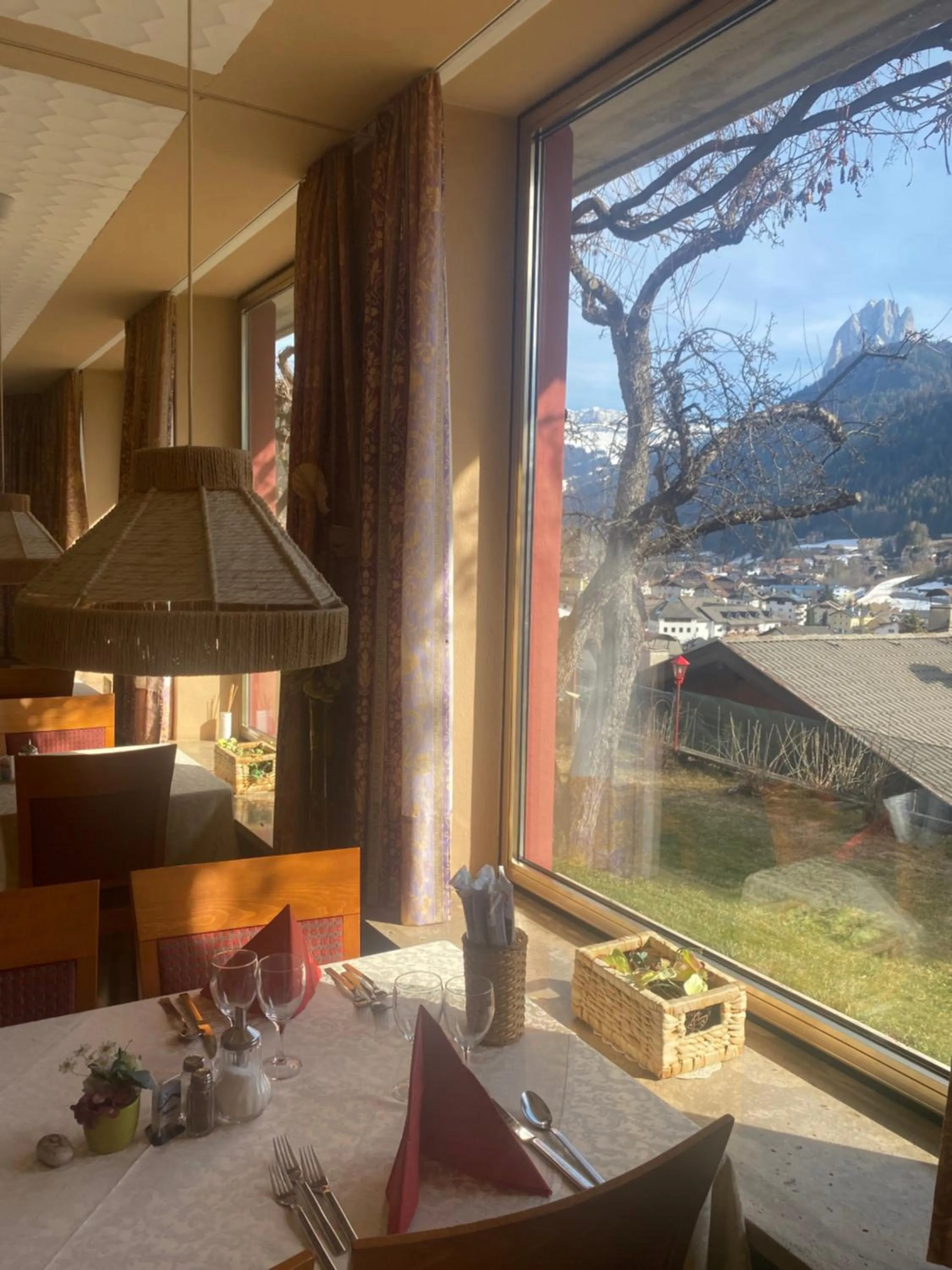 Dining area in Hotel Villa Emilia