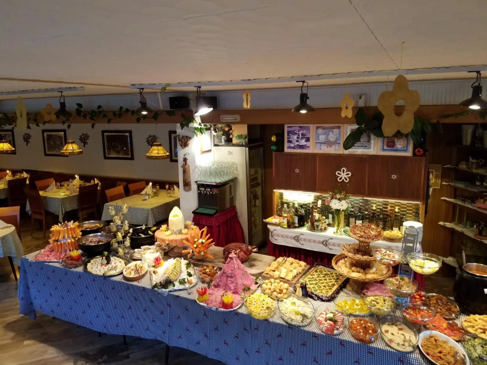 Food and drinks in Hotel Villa Emilia