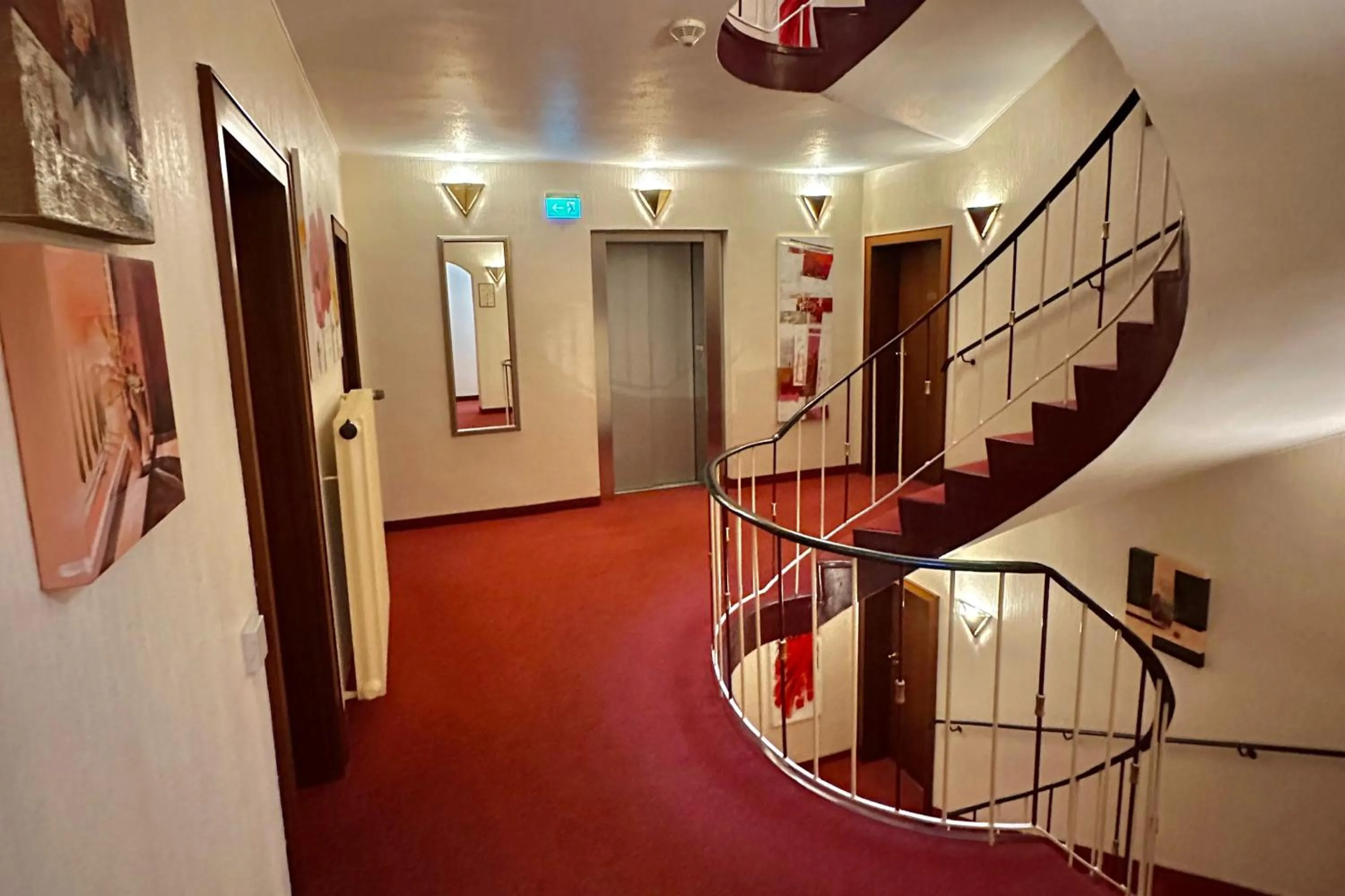 Property building in Hotel Imperial