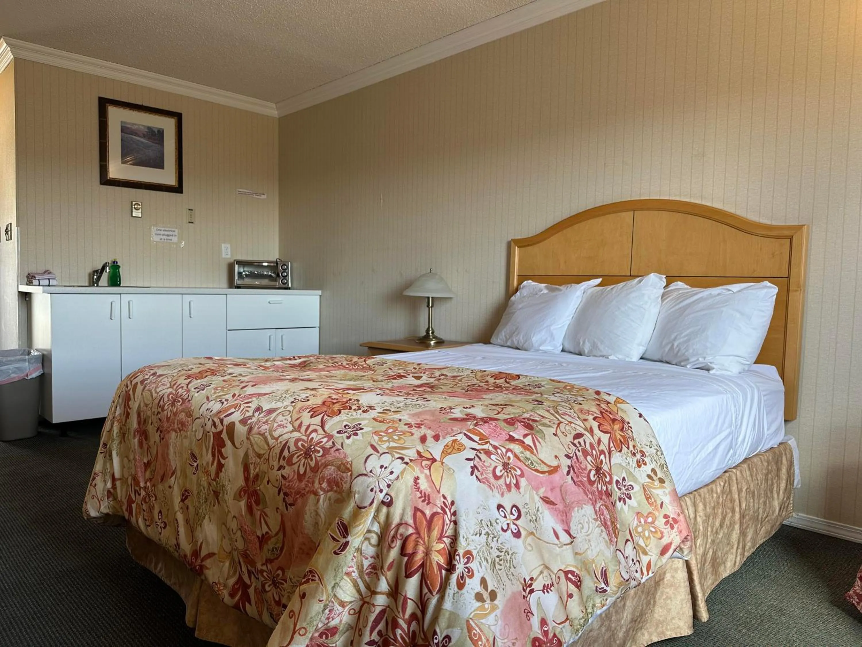 Bed in Travelodge by Wyndam Chetwynd