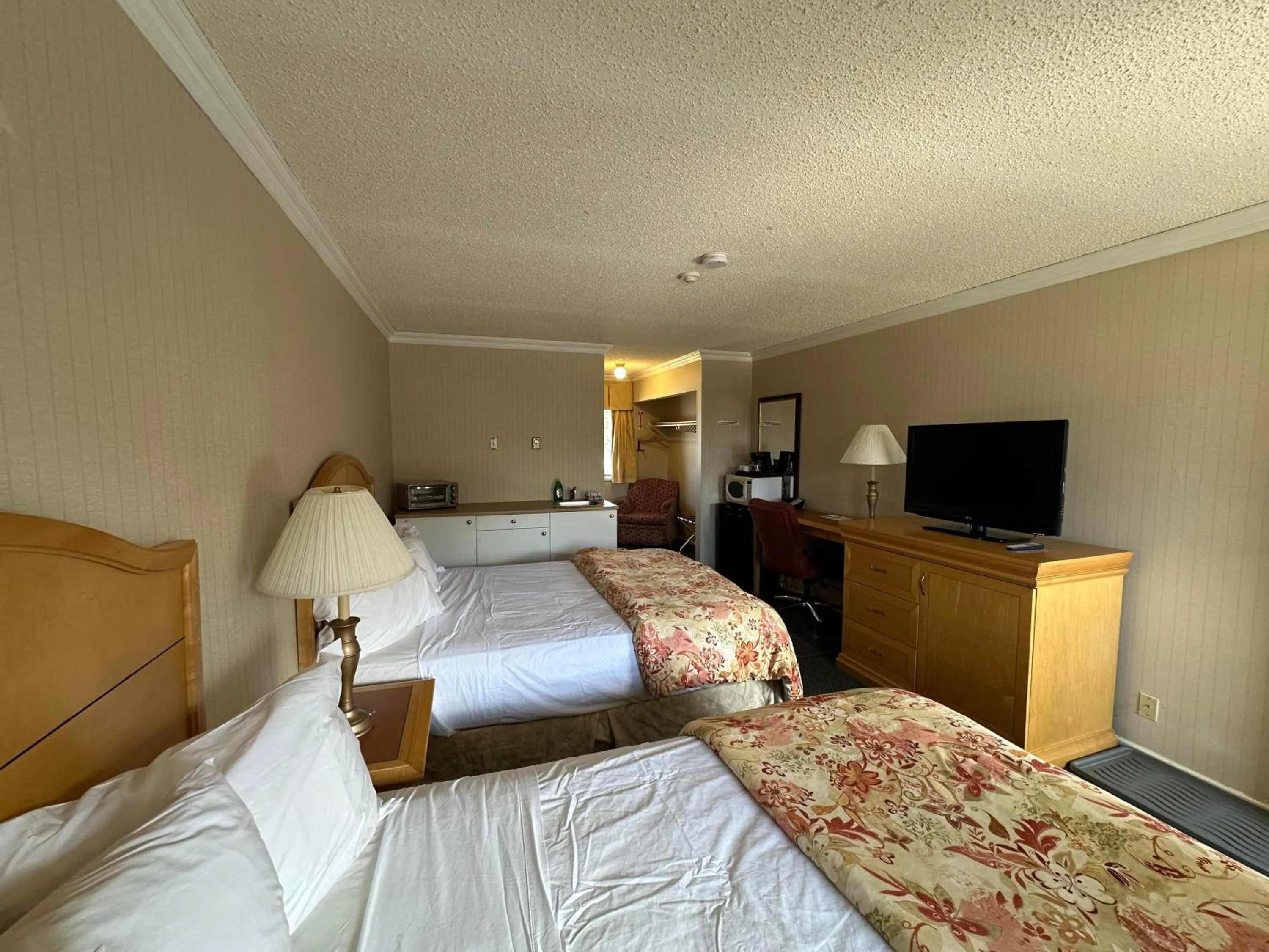 Bed in Travelodge by Wyndam Chetwynd