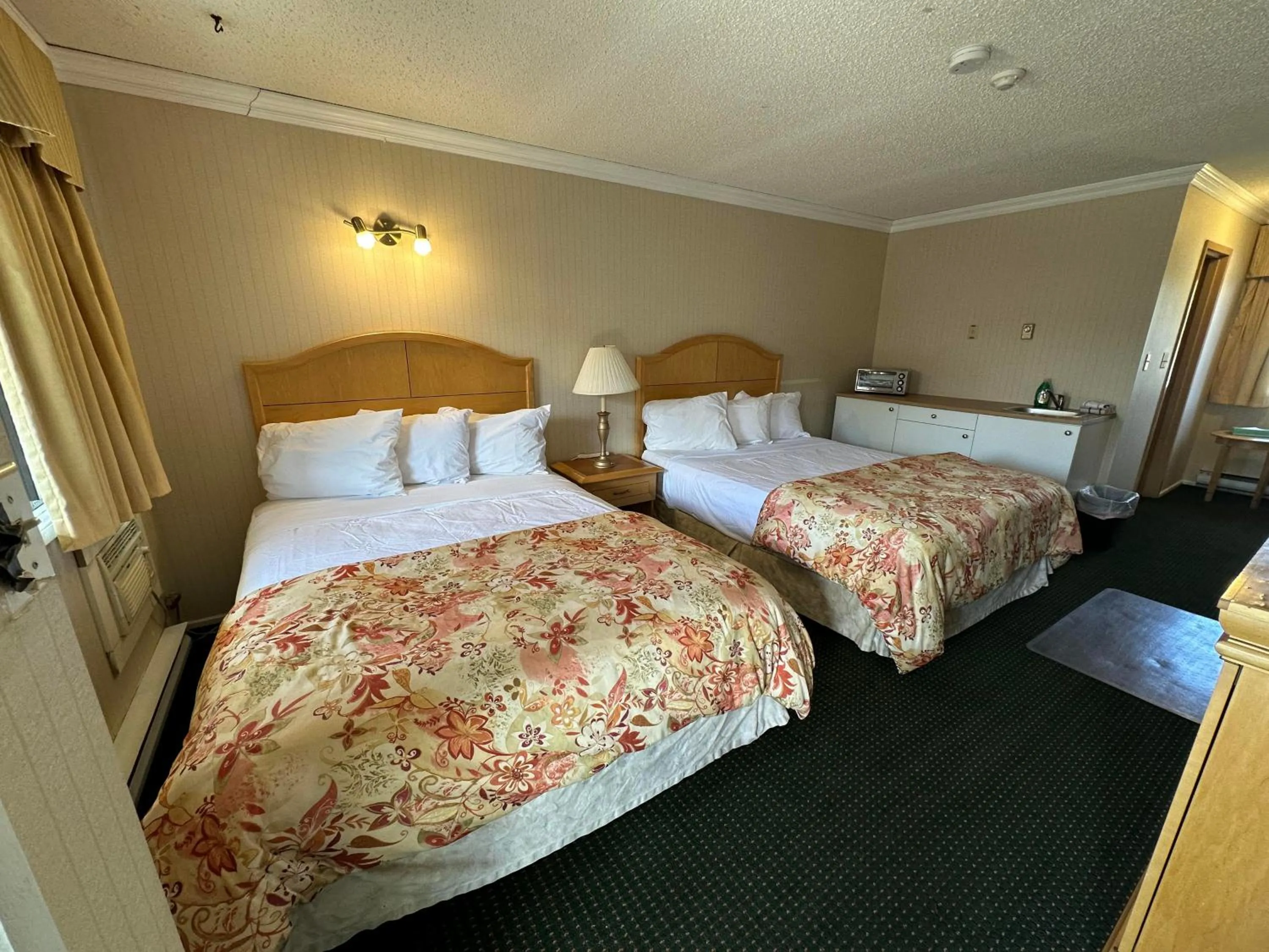 Bed in Travelodge by Wyndam Chetwynd