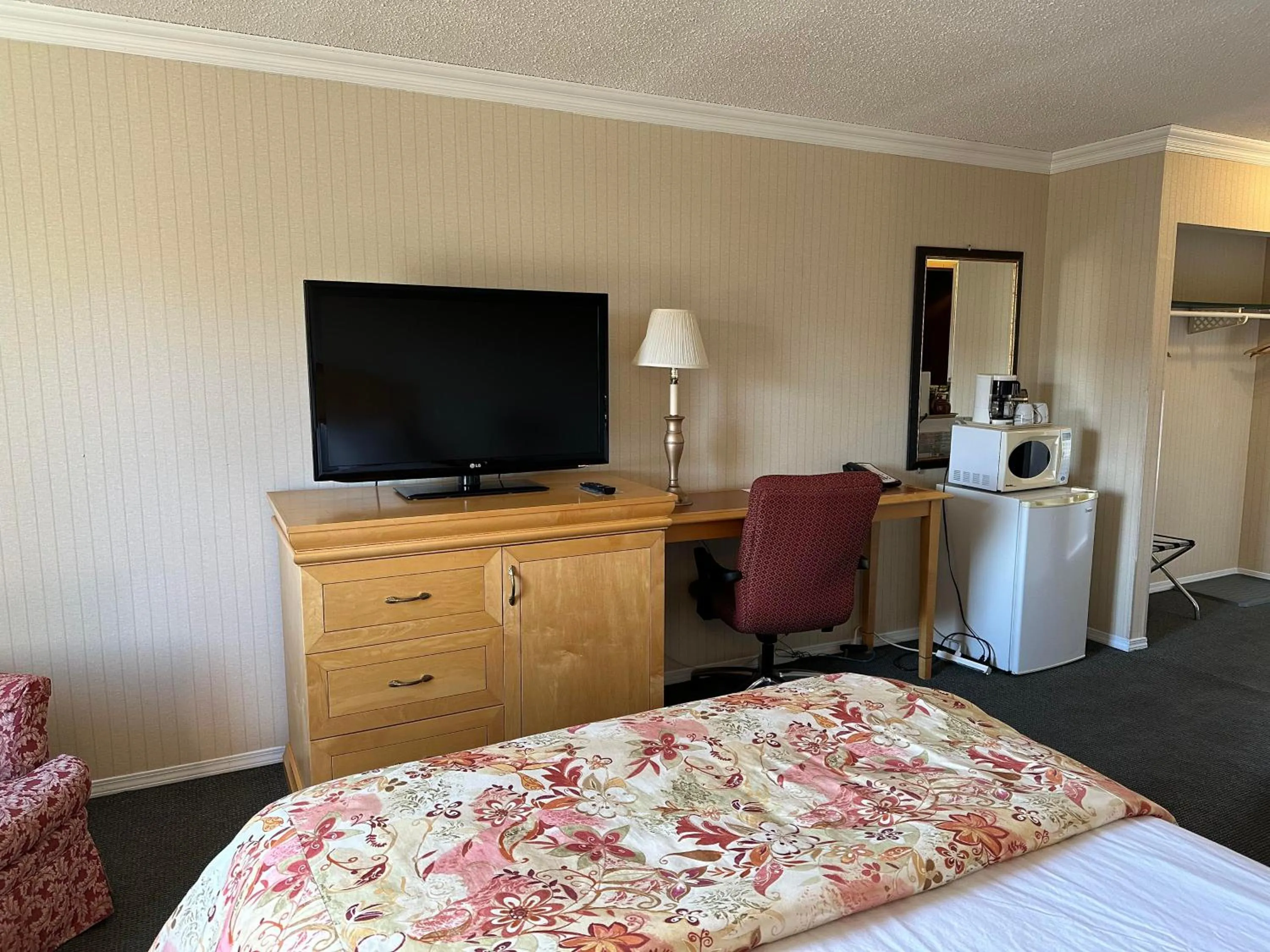 Bed in Travelodge by Wyndam Chetwynd